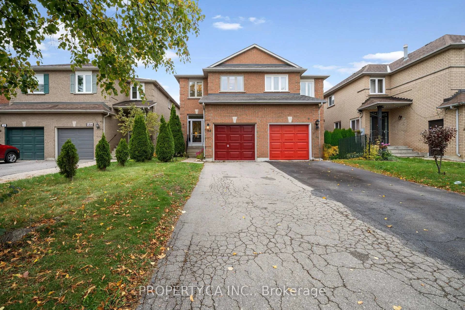 Photo 3 of 584 Willowick Drive, Newmarket, Stonehaven-Wyndham — HOMEH