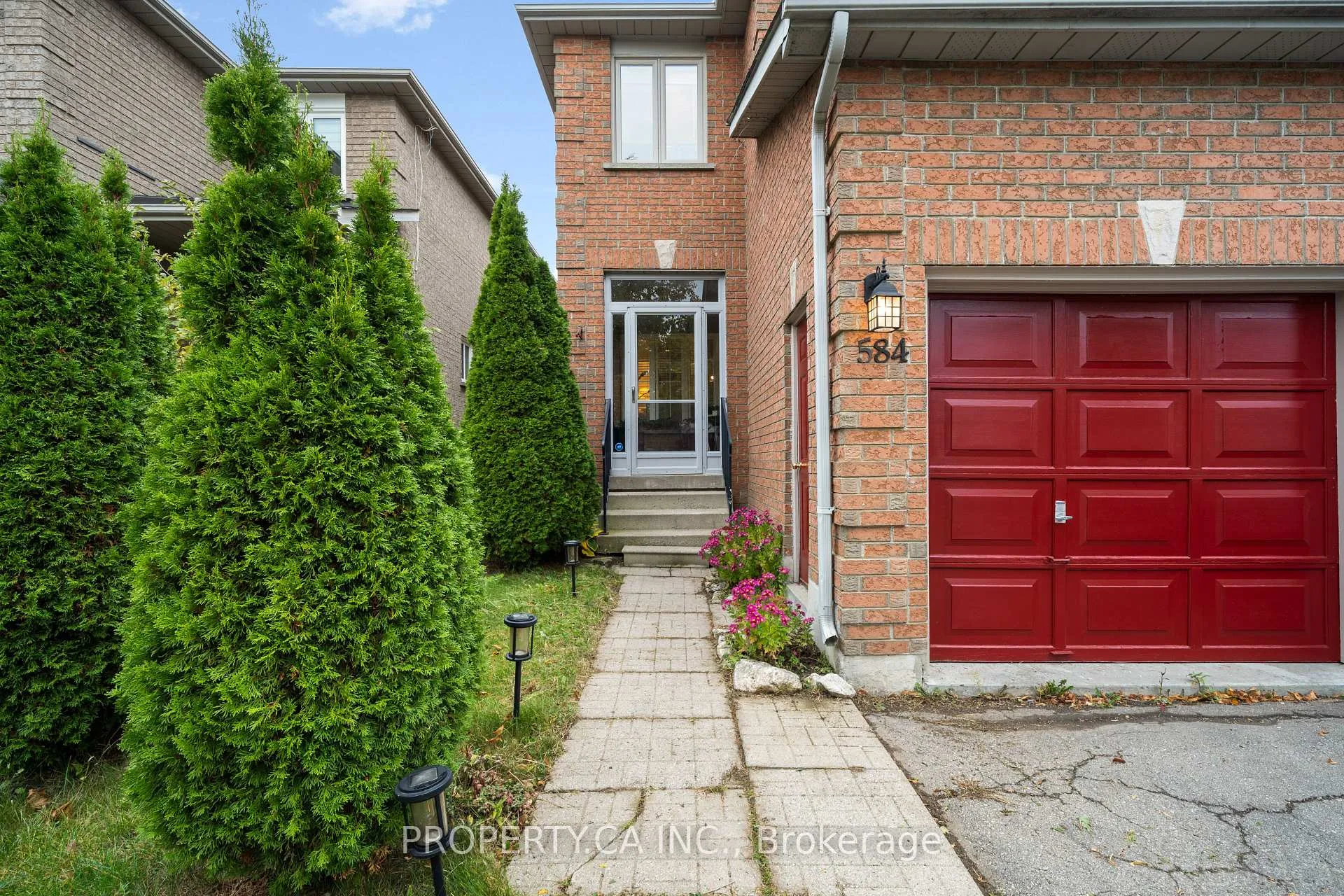 Photo 5 of 584 Willowick Drive, Newmarket, Stonehaven-Wyndham — HOMEH