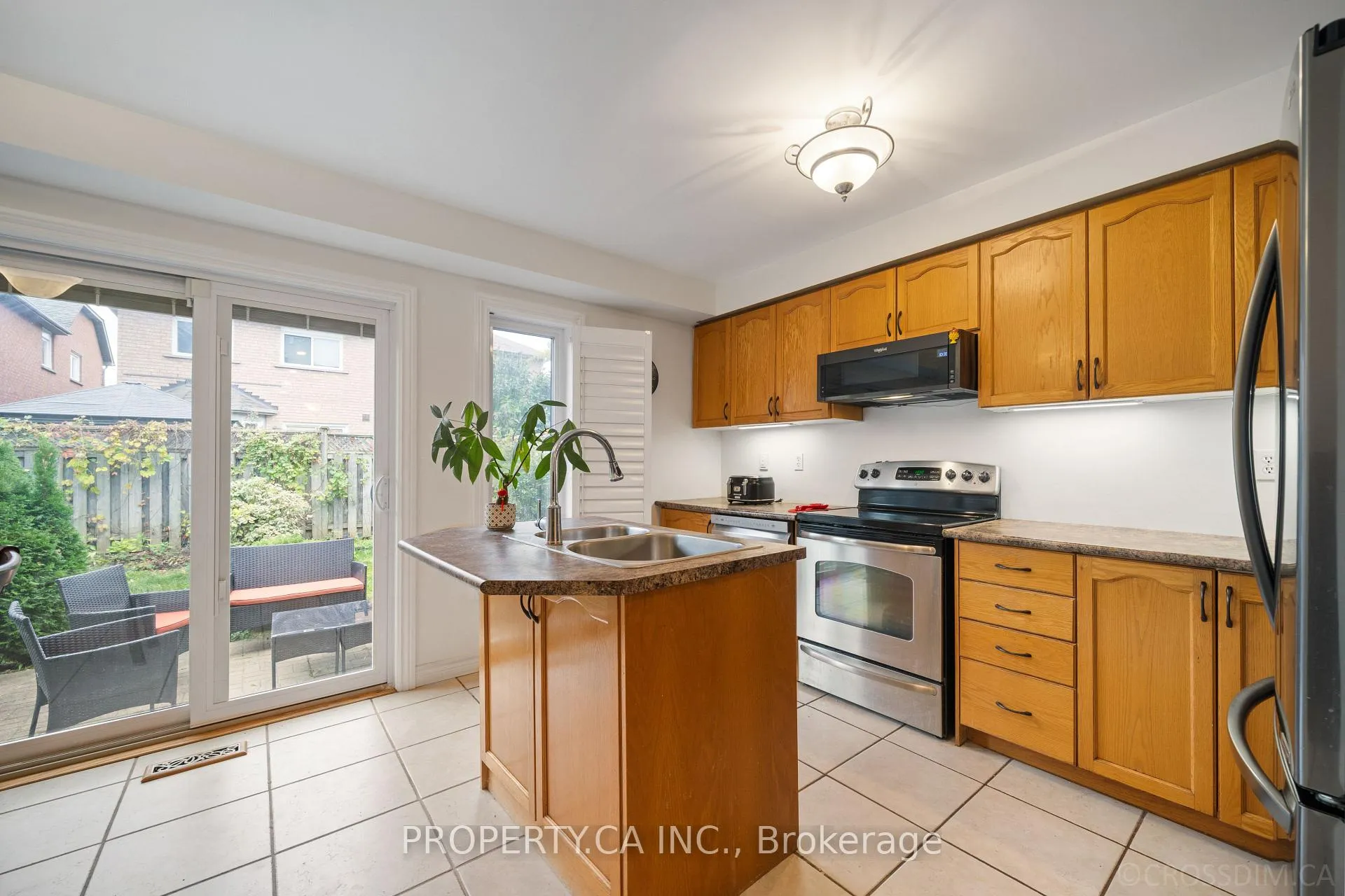 Photo 10 of 584 Willowick Drive, Newmarket, Stonehaven-Wyndham — HOMEH