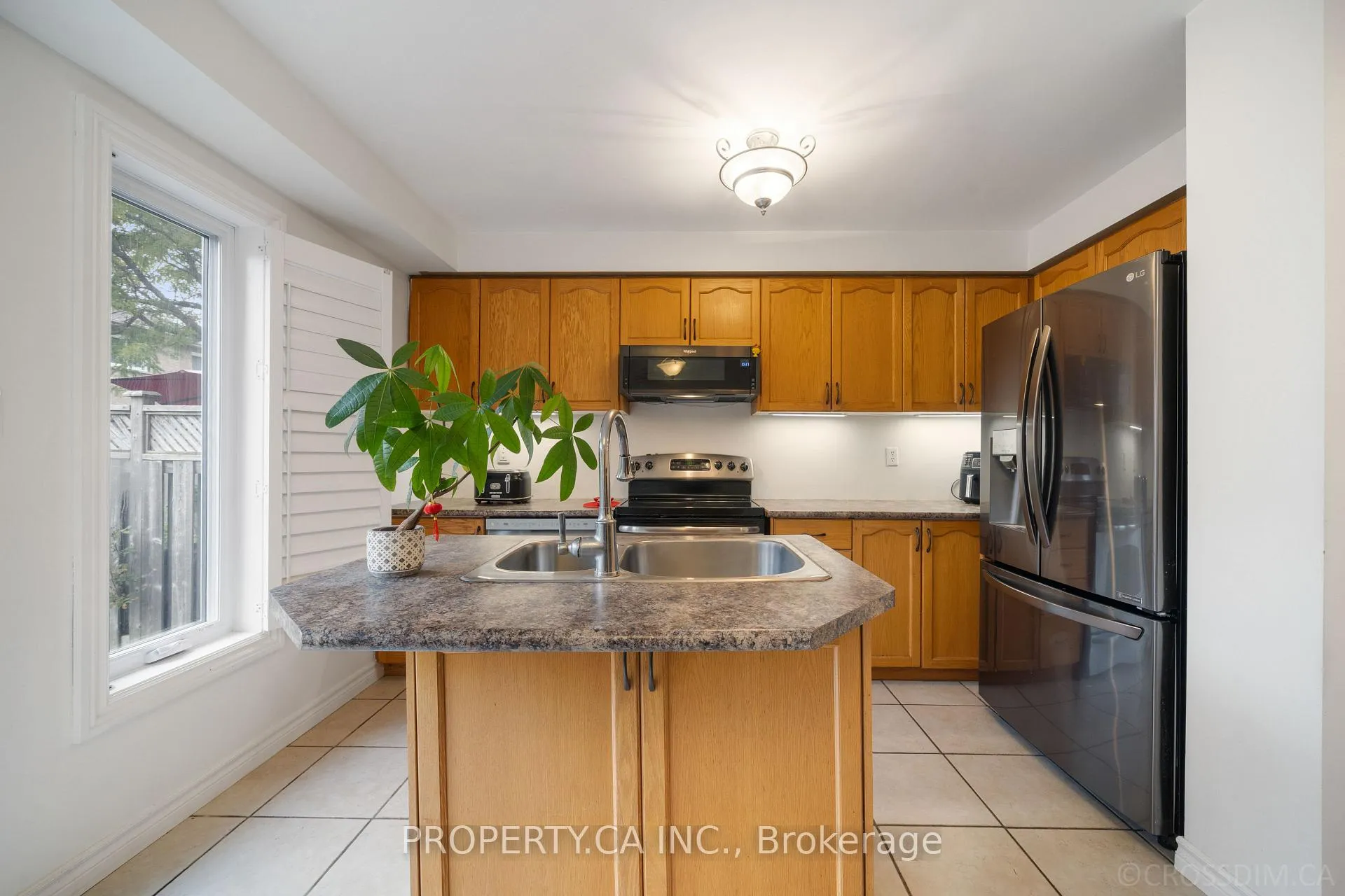Photo 11 of 584 Willowick Drive, Newmarket, Stonehaven-Wyndham — HOMEH