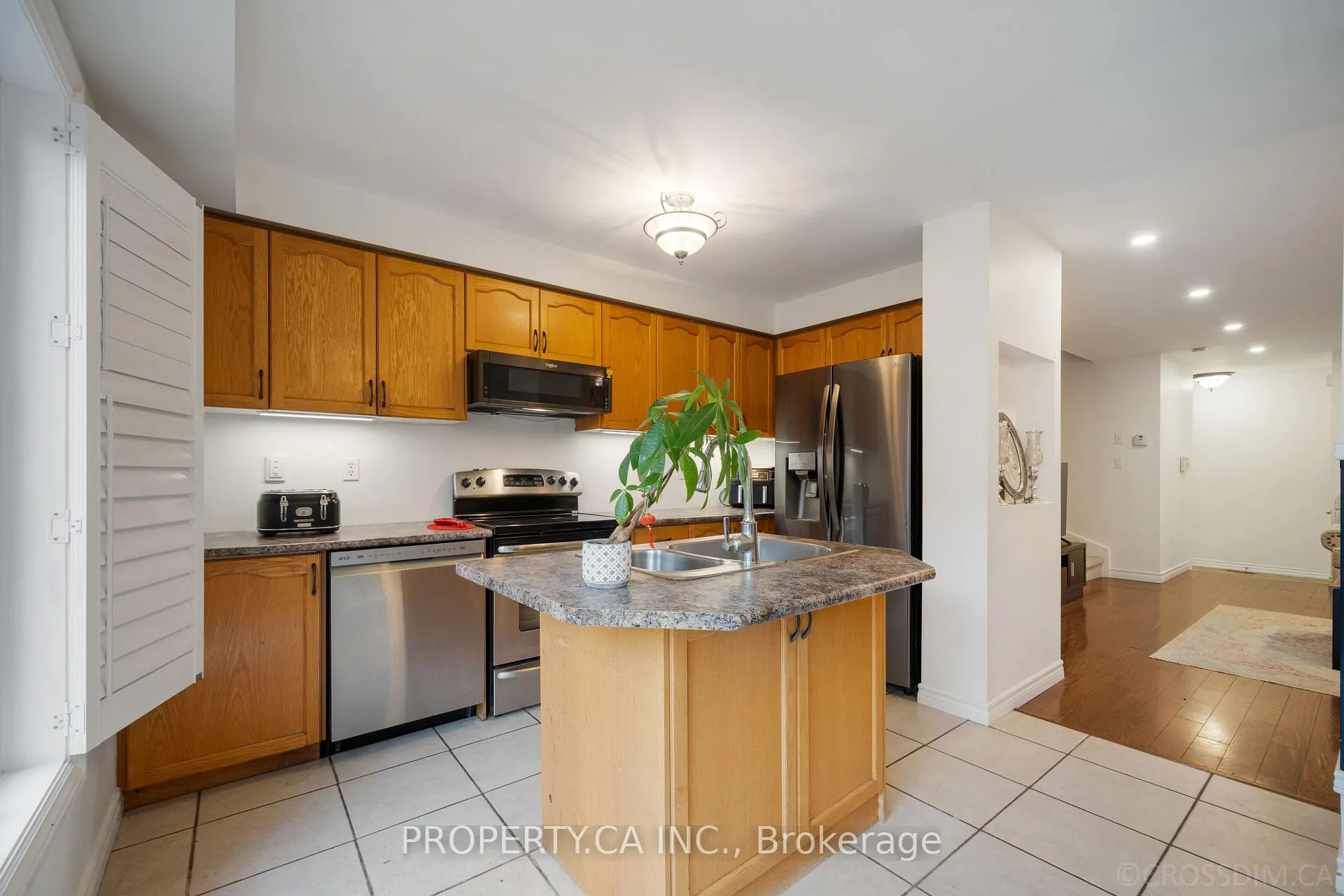 Photo 12 of 584 Willowick Drive, Newmarket, Stonehaven-Wyndham — HOMEH