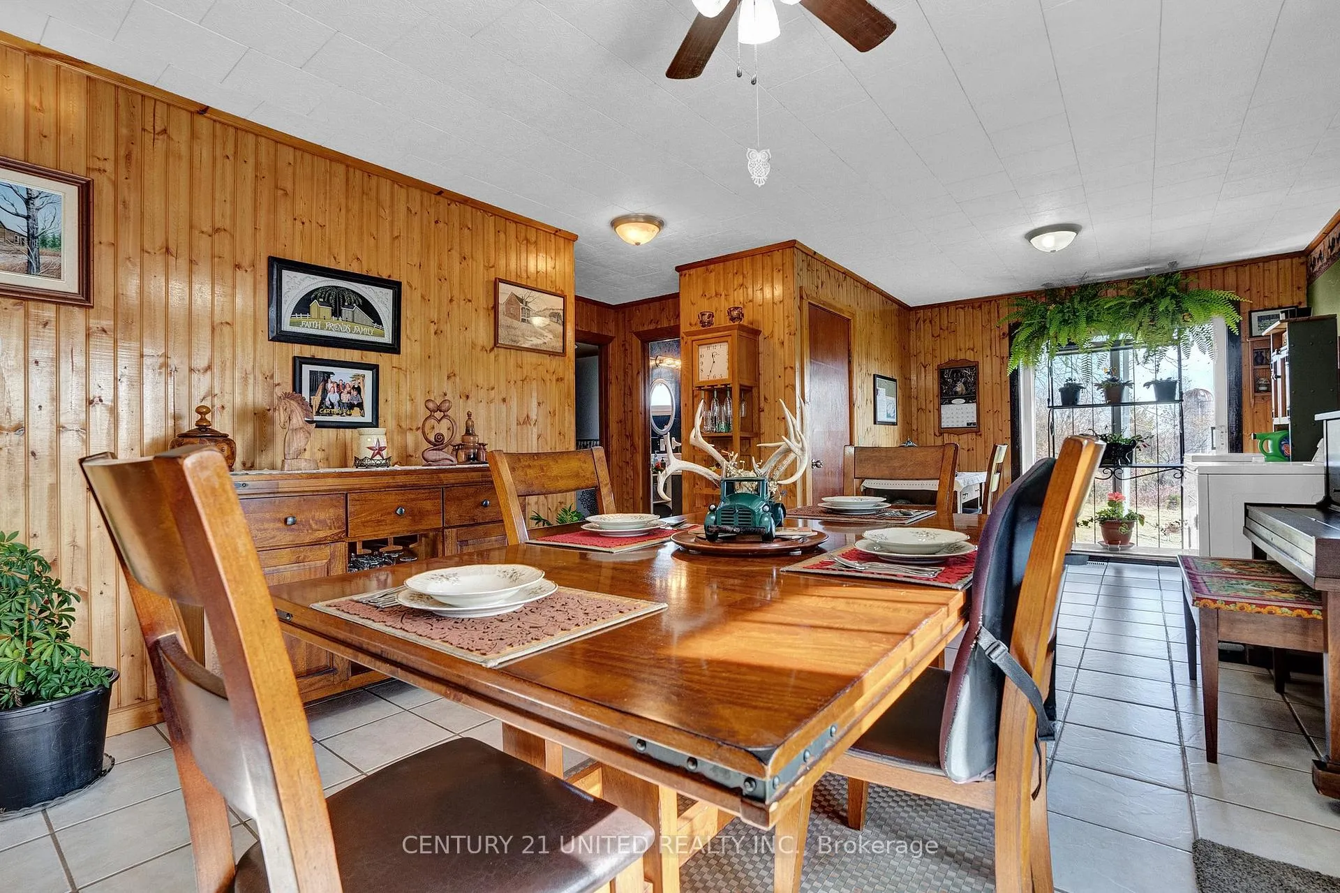 Photo 13 of 1976 Fish Lake Road, Prince Edward County, Sophiasburg Ward — HOMEH