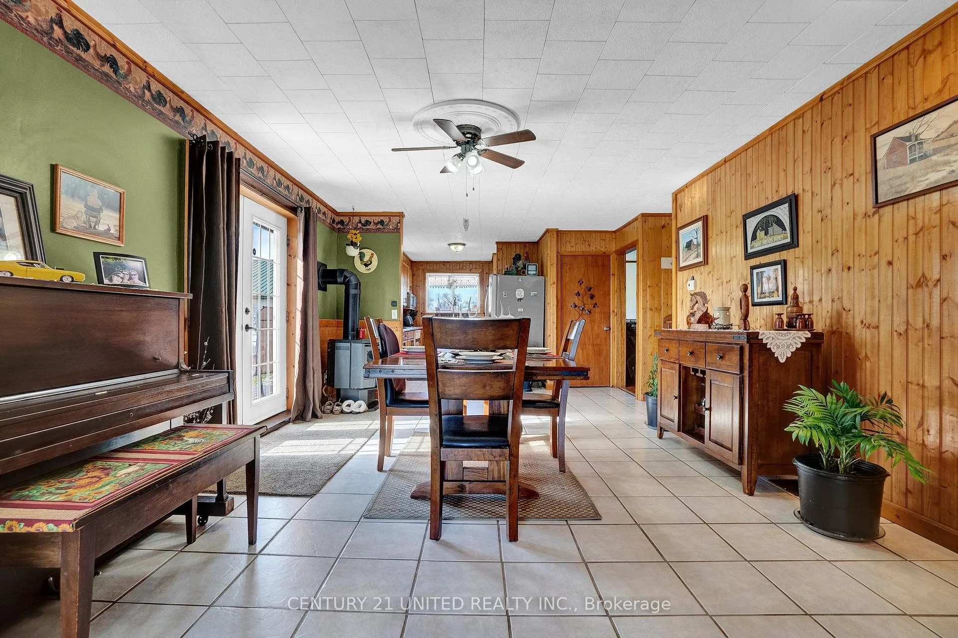 Photo 15 of 1976 Fish Lake Road, Prince Edward County, Sophiasburg Ward — HOMEH