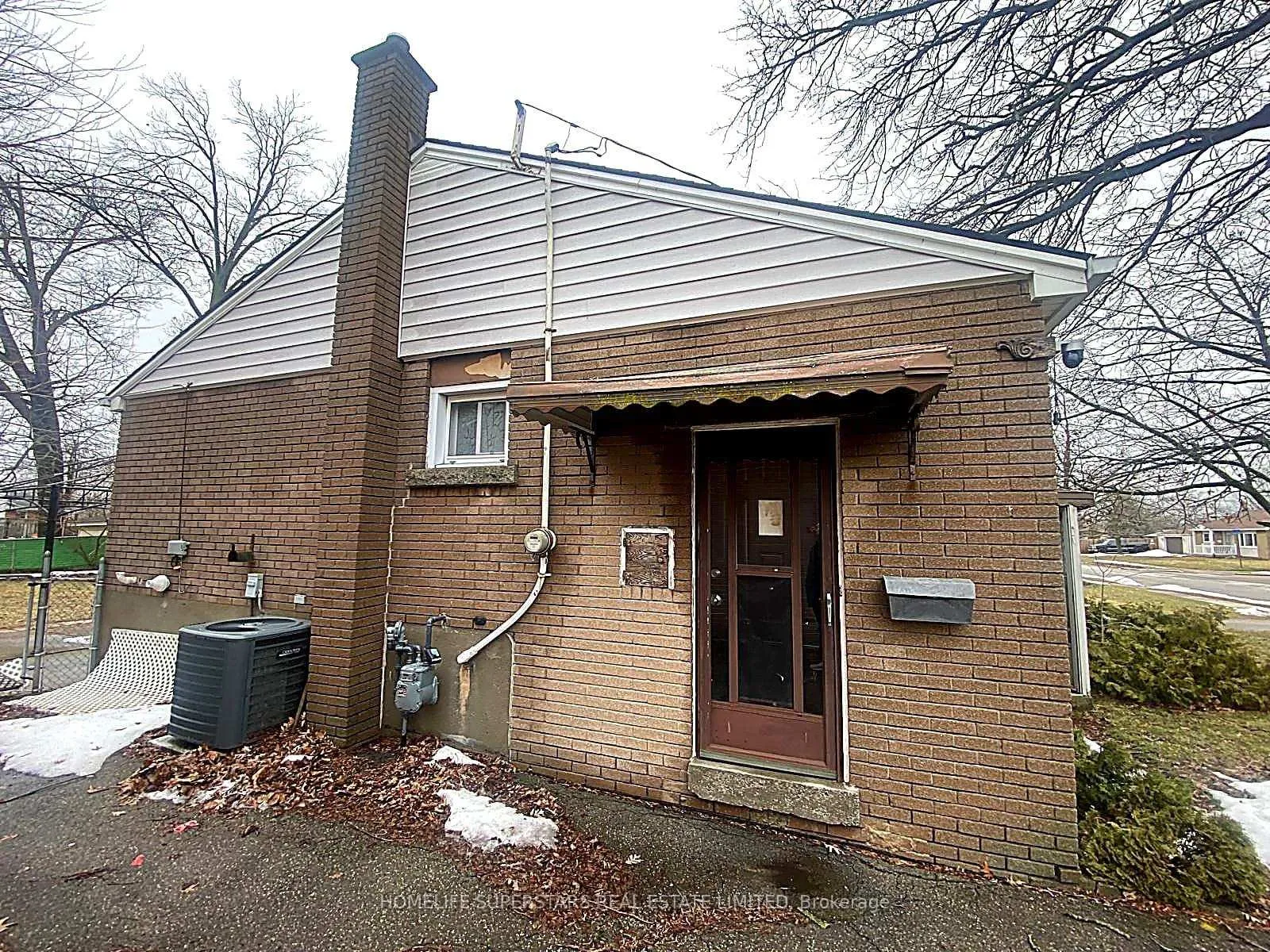 Photo 3 of 6802 Jill Drive, Niagara Falls, Oldfield — HOMEH