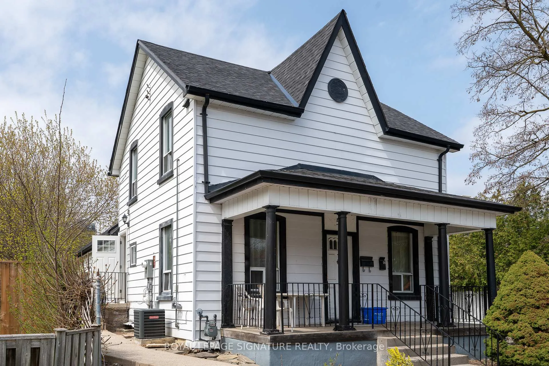 Front of Unit Upper, 52 Wellington Street W