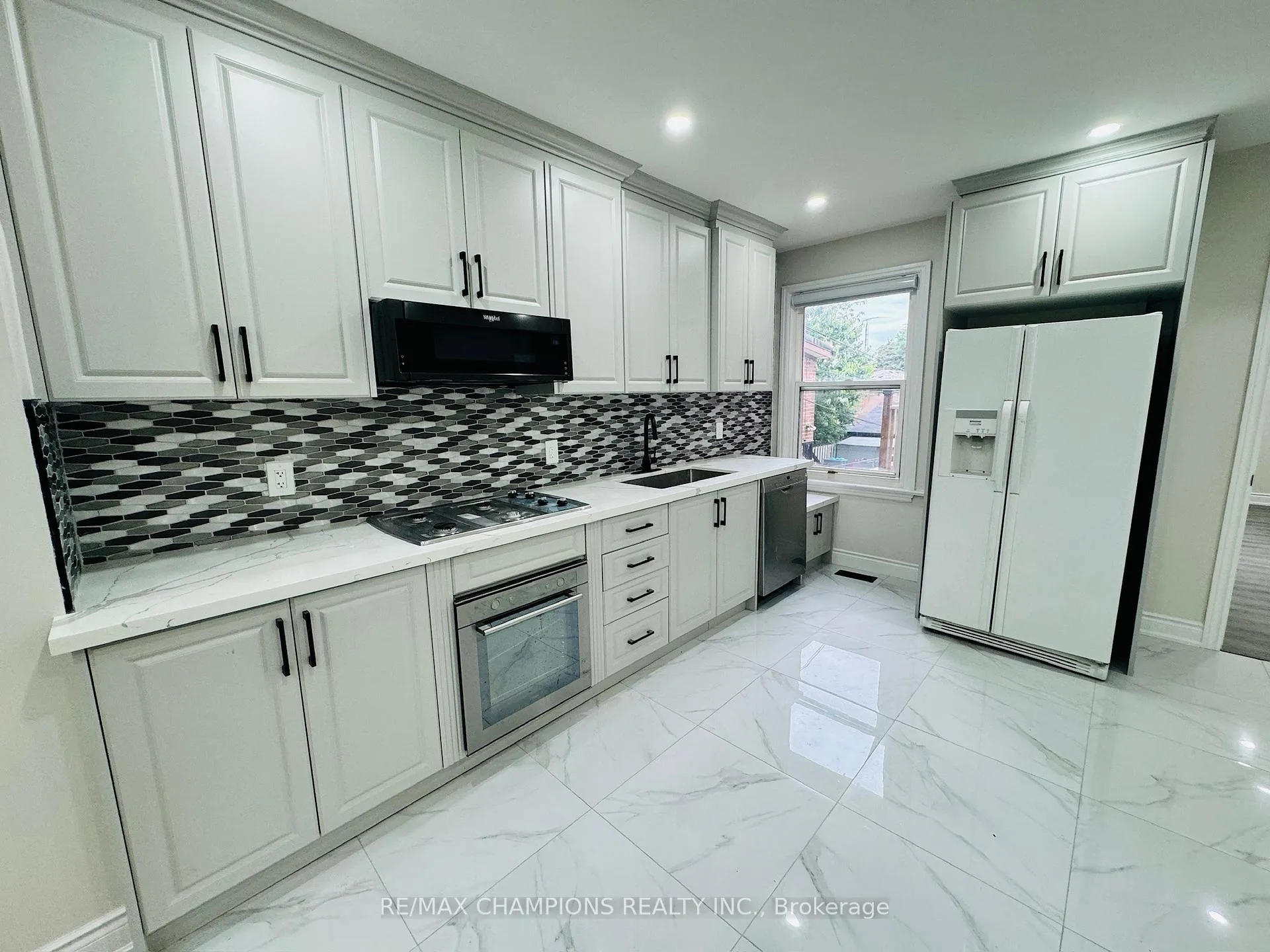 Photo 3 of Unit Main Flr, 196 Caledonia Road, Toronto, Corso Italia-Davenport — HOMEH