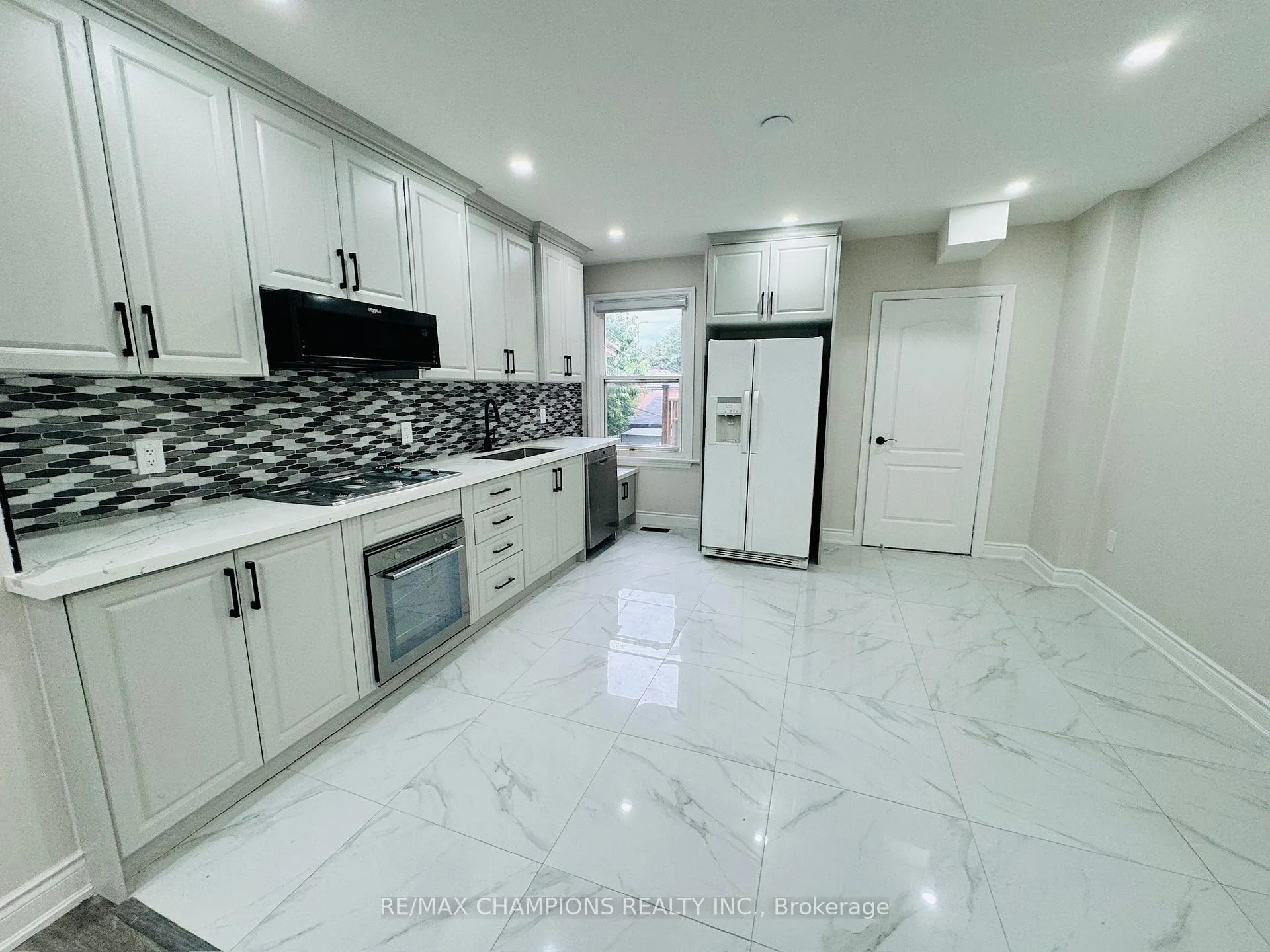 Photo 4 of Unit Main Flr, 196 Caledonia Road, Toronto, Corso Italia-Davenport — HOMEH