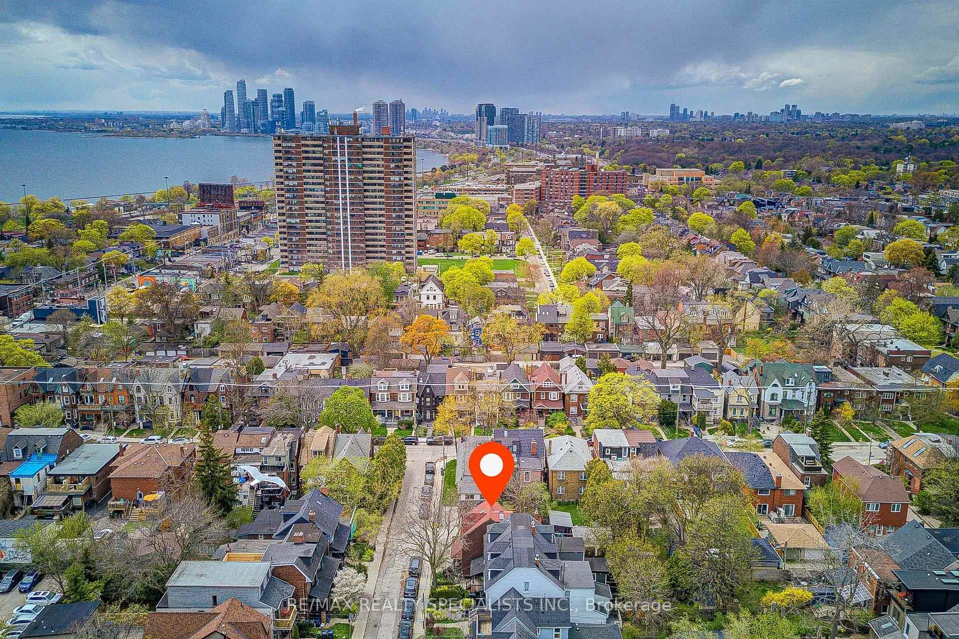 Photo 5 of 34 Saunders Avenue, Toronto, Roncesvalles — HOMEH