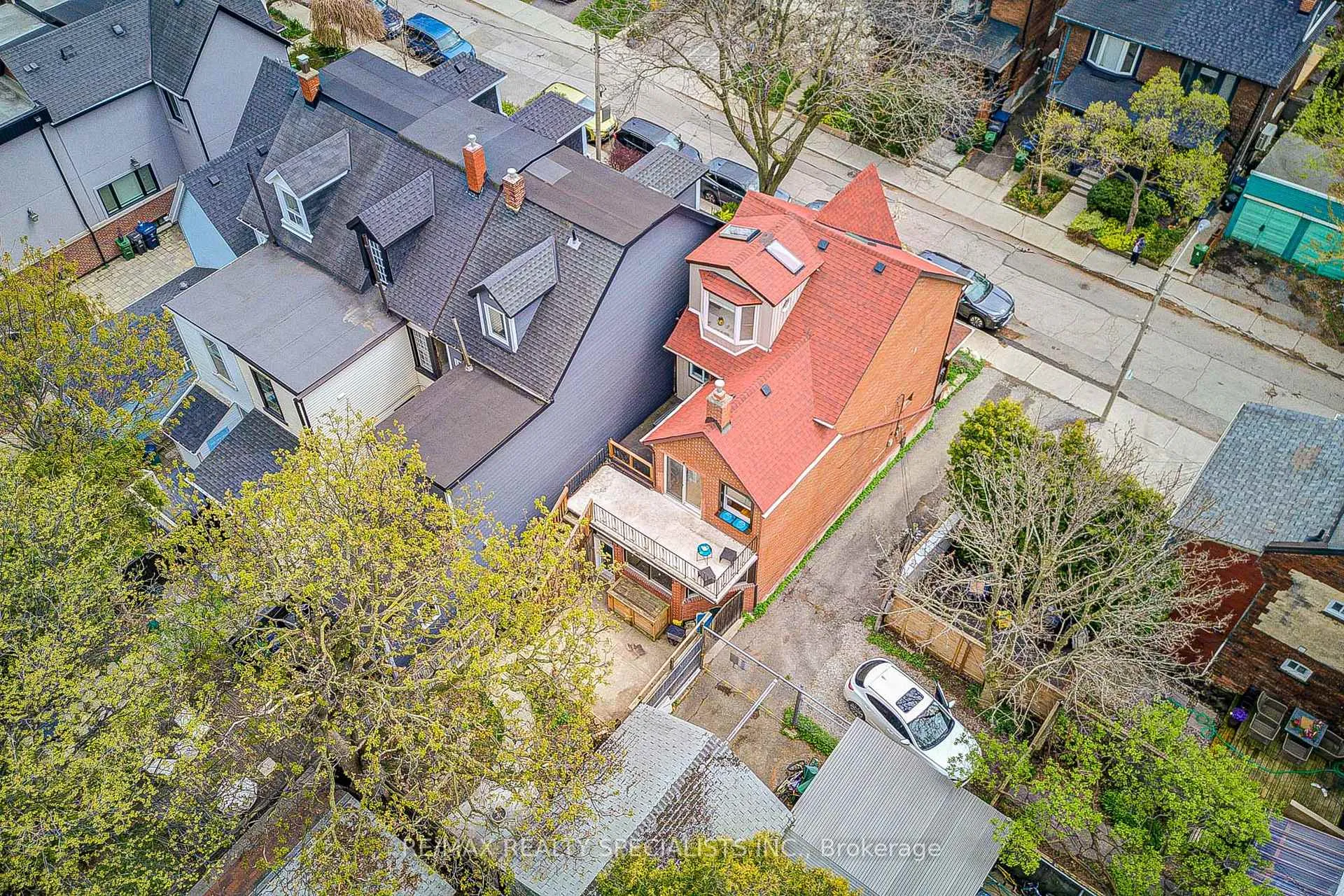 Photo 6 of 34 Saunders Avenue, Toronto, Roncesvalles — HOMEH