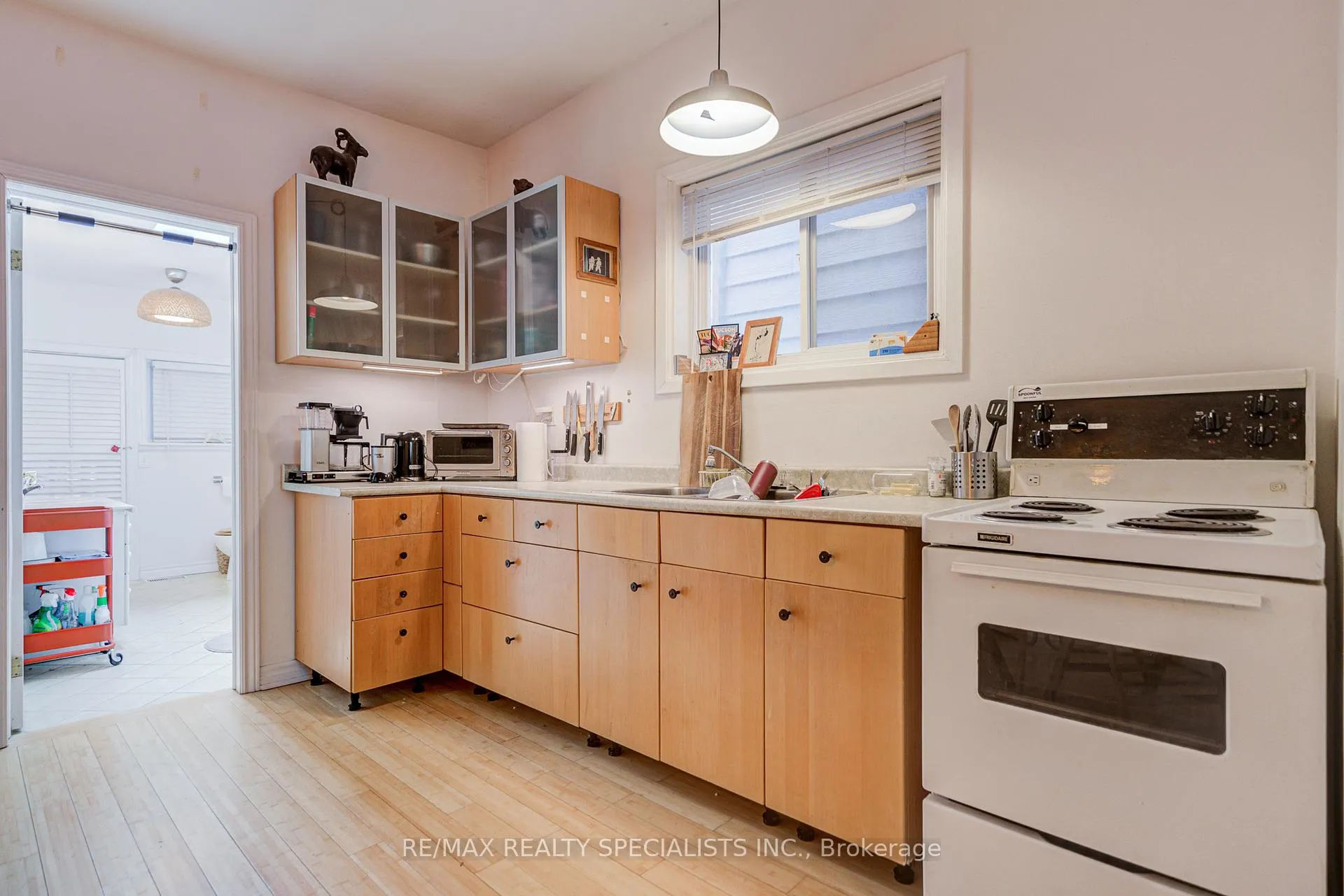 Photo 25 of 34 Saunders Avenue, Toronto, Roncesvalles — HOMEH