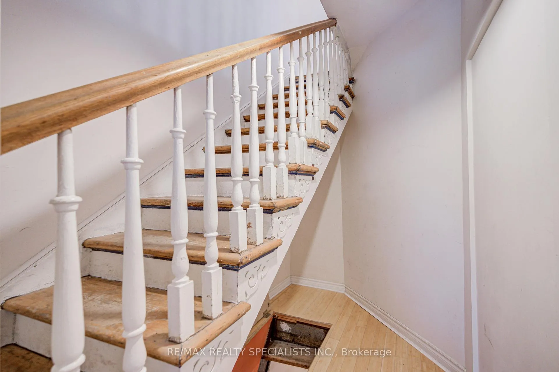 Photo 43 of 34 Saunders Avenue, Toronto, Roncesvalles — HOMEH