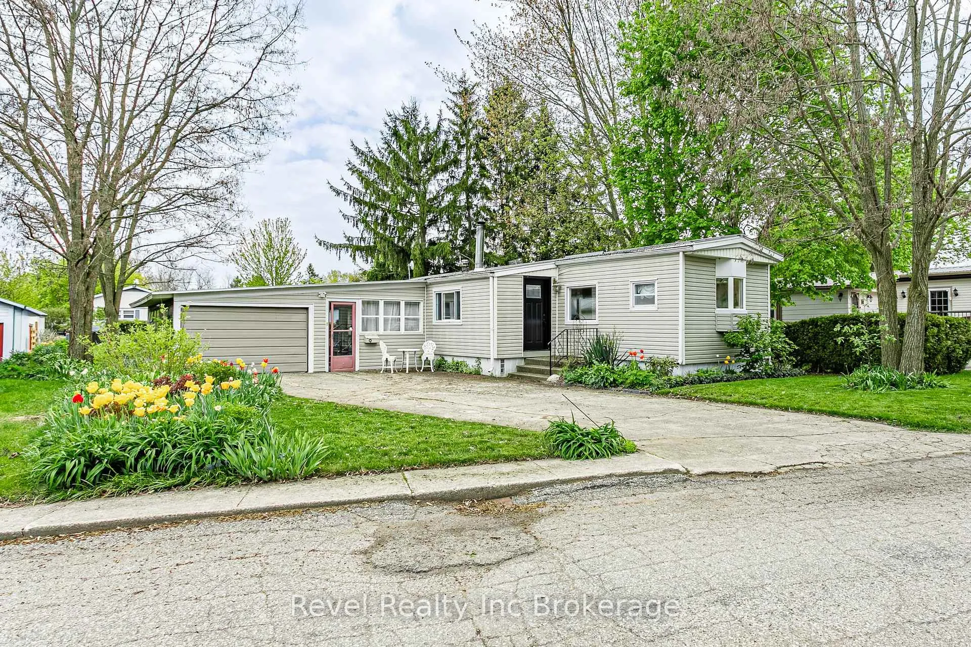 Photo 1 of 9 3rd Street, Norfolk, Rural Middleton — HOMEH