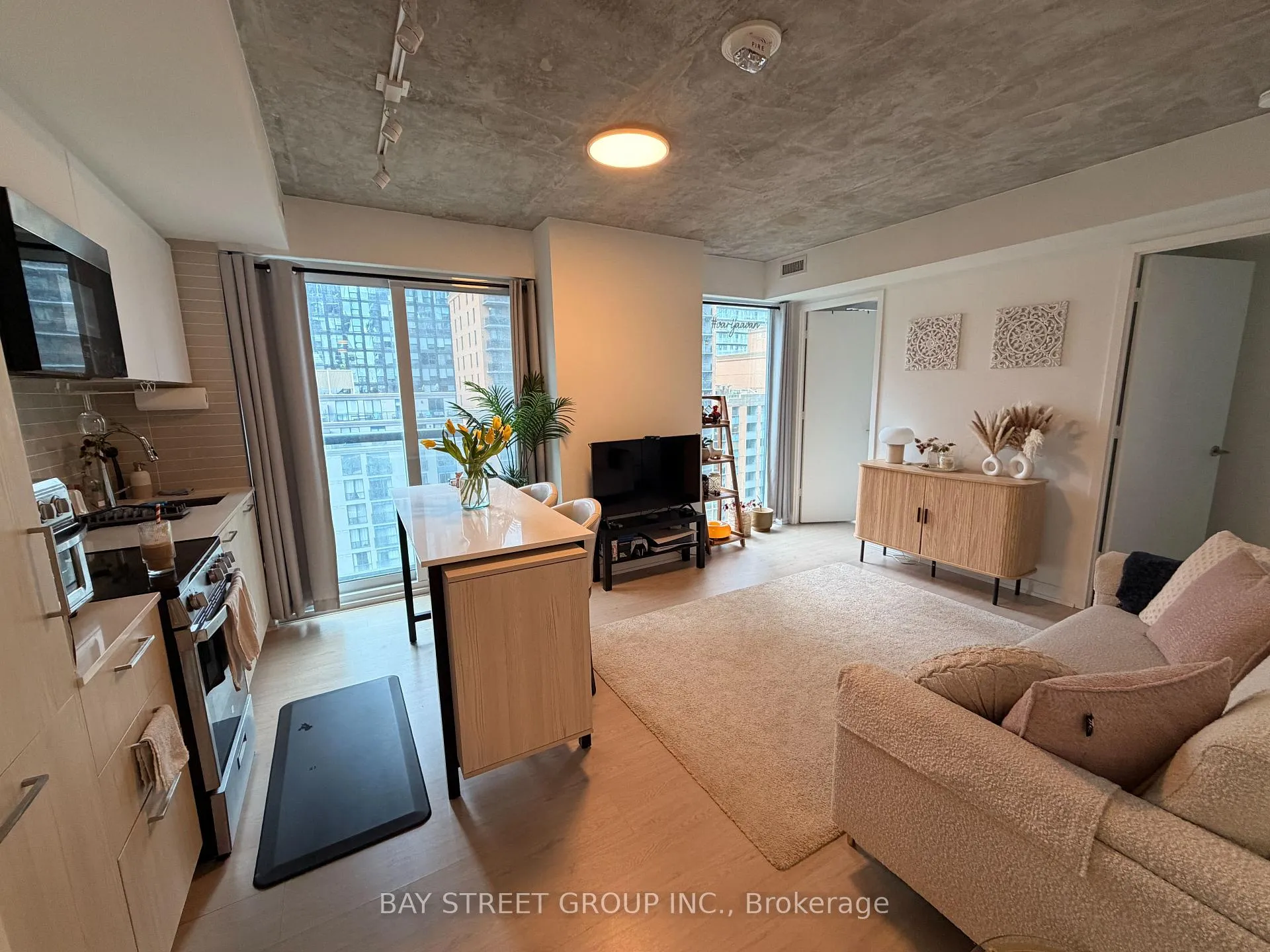 Photo 4 of Unit 1106, 65 Mutual Street, Toronto, Church-Yonge Corridor — HOMEH