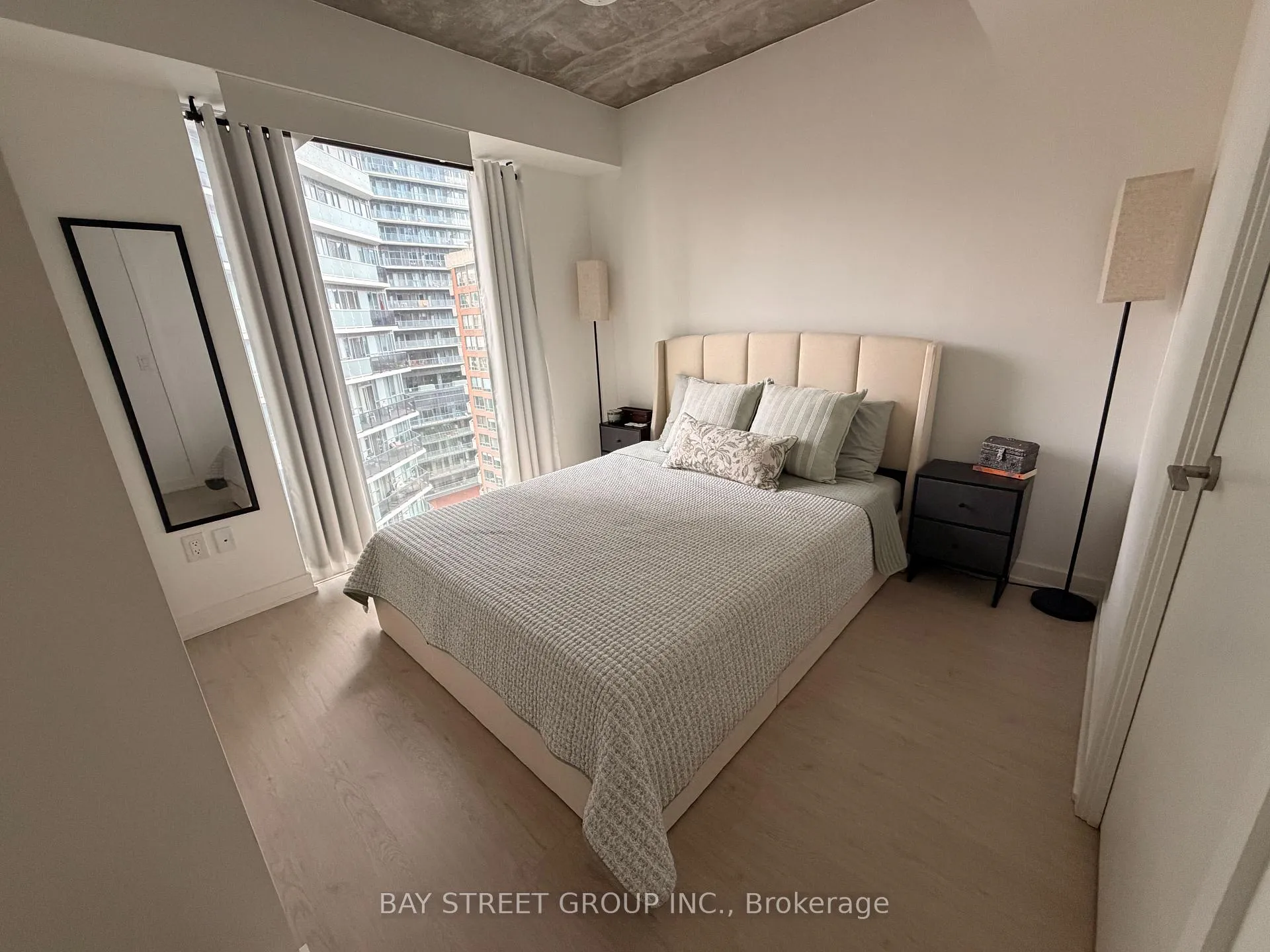 Photo 8 of Unit 1106, 65 Mutual Street, Toronto, Church-Yonge Corridor — HOMEH