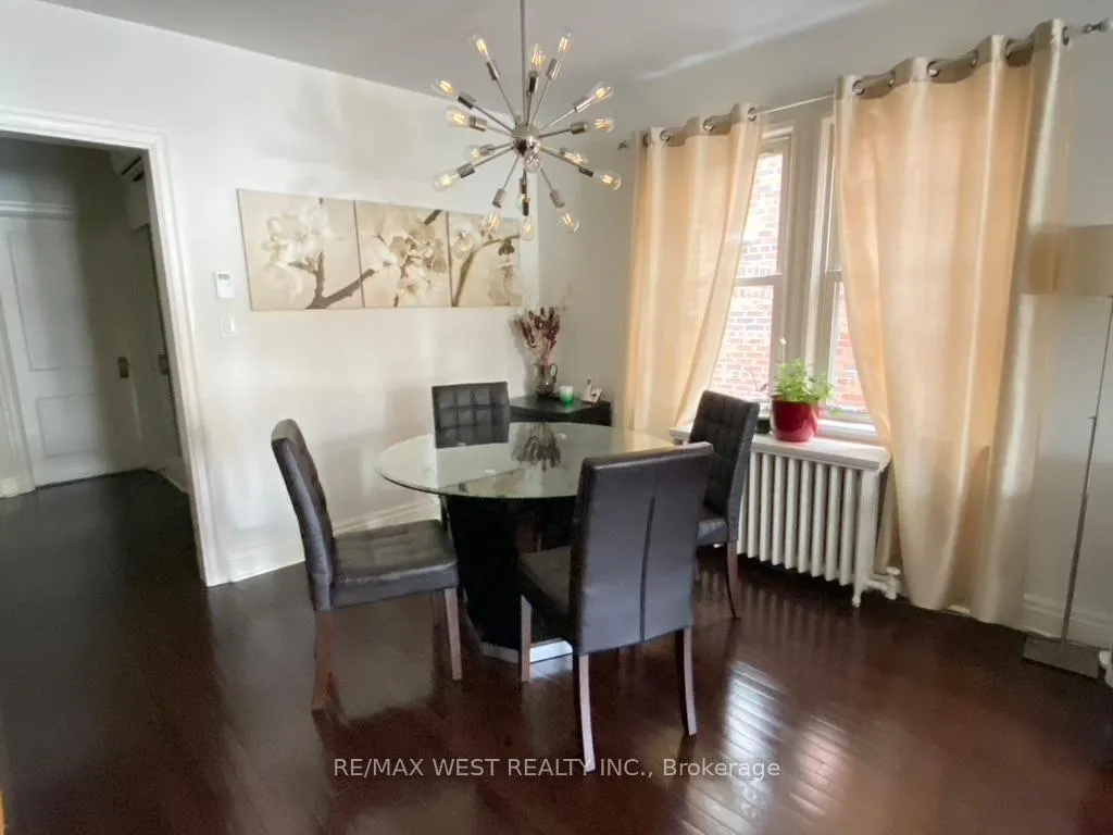 Photo 2 of Unit Main floor, 305 St Clair Avenue E, Toronto, Rosedale-Moore Park — HOMEH