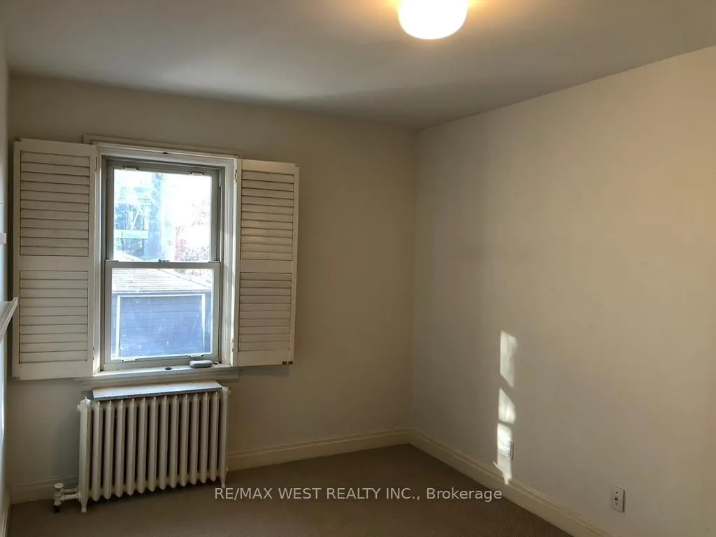 Photo 9 of Unit Main floor, 305 St Clair Avenue E, Toronto, Rosedale-Moore Park — HOMEH