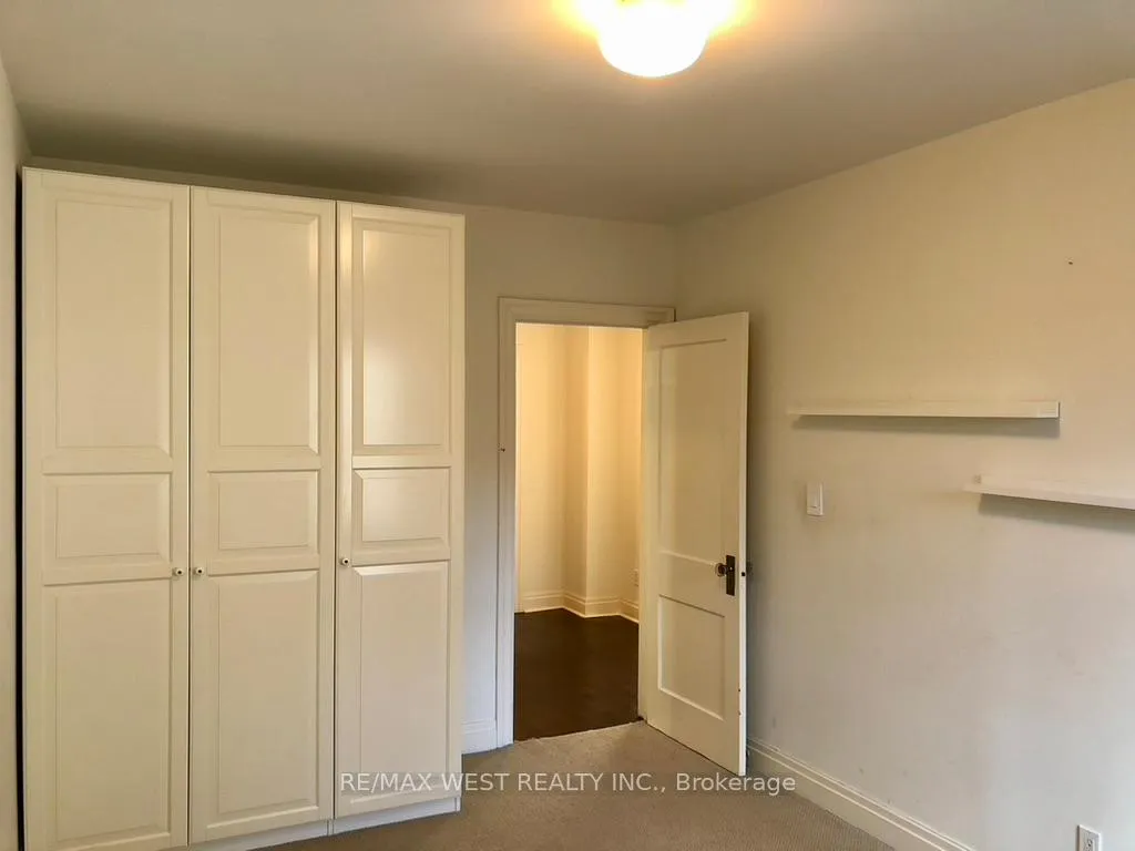 Photo 10 of Unit Main floor, 305 St Clair Avenue E, Toronto, Rosedale-Moore Park — HOMEH