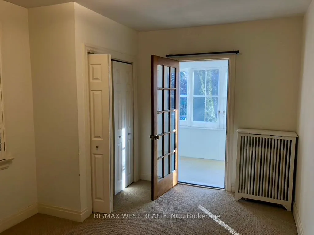 Photo 11 of Unit Main floor, 305 St Clair Avenue E, Toronto, Rosedale-Moore Park — HOMEH