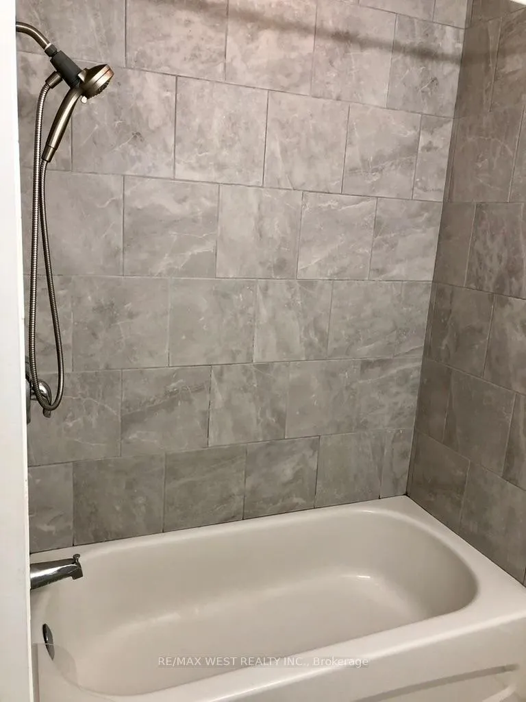 Photo 14 of Unit Main floor, 305 St Clair Avenue E, Toronto, Rosedale-Moore Park — HOMEH