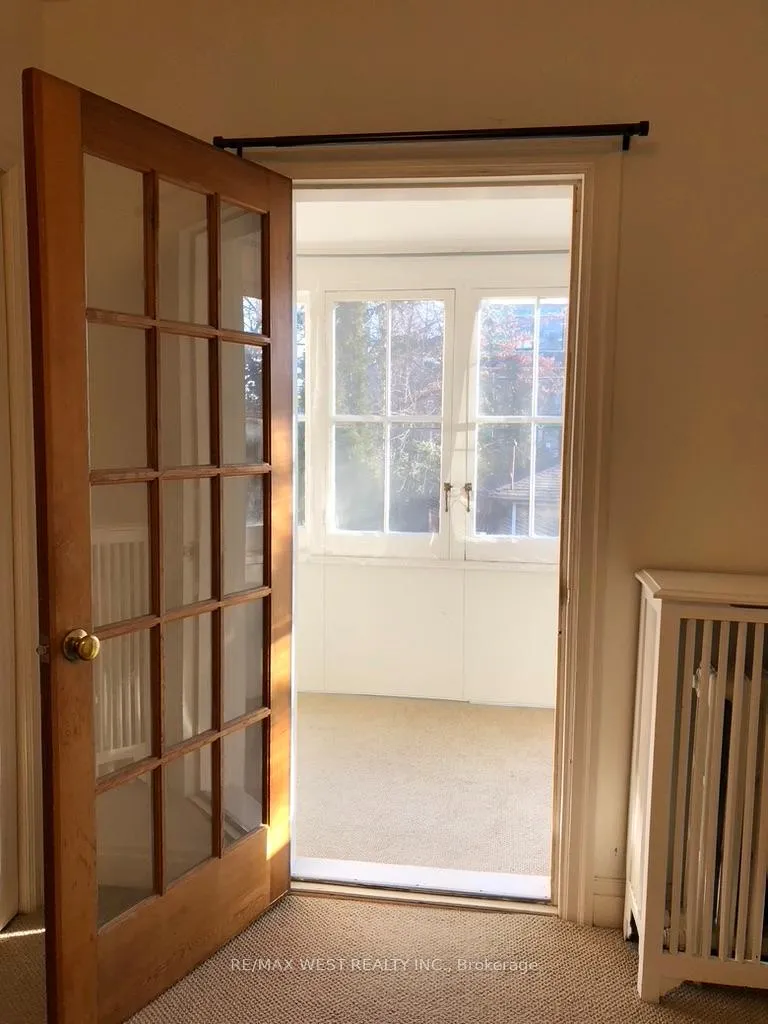 Photo 16 of Unit Main floor, 305 St Clair Avenue E, Toronto, Rosedale-Moore Park — HOMEH