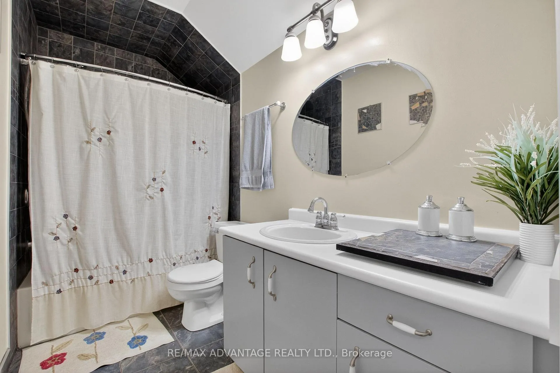 Photo 19 of Unit 120, 120 Centre Street, London, South E — HOMEH