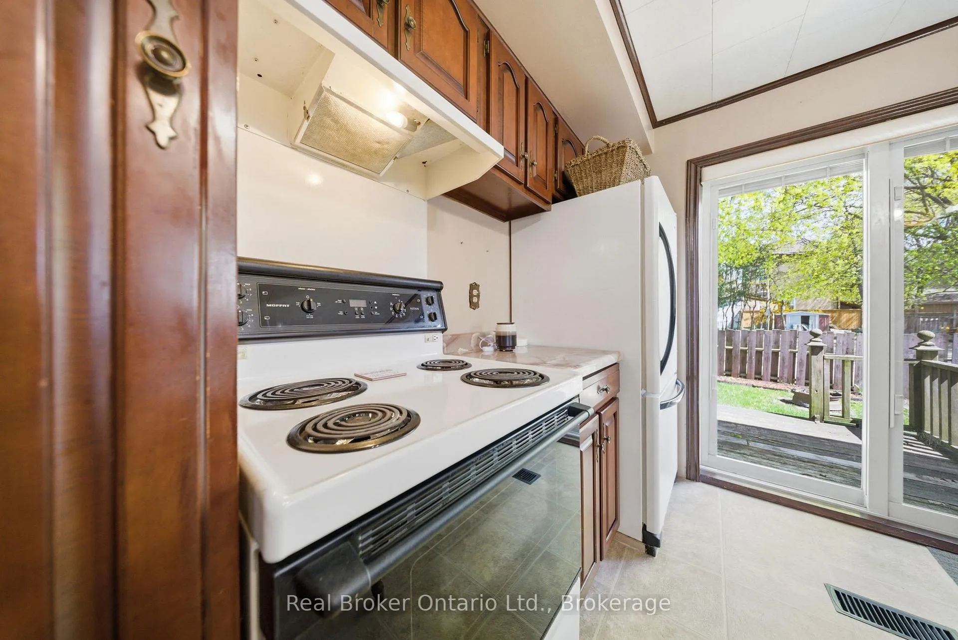 Photo 11 of 457 Elma Street W, North Perth, Listowel — HOMEH