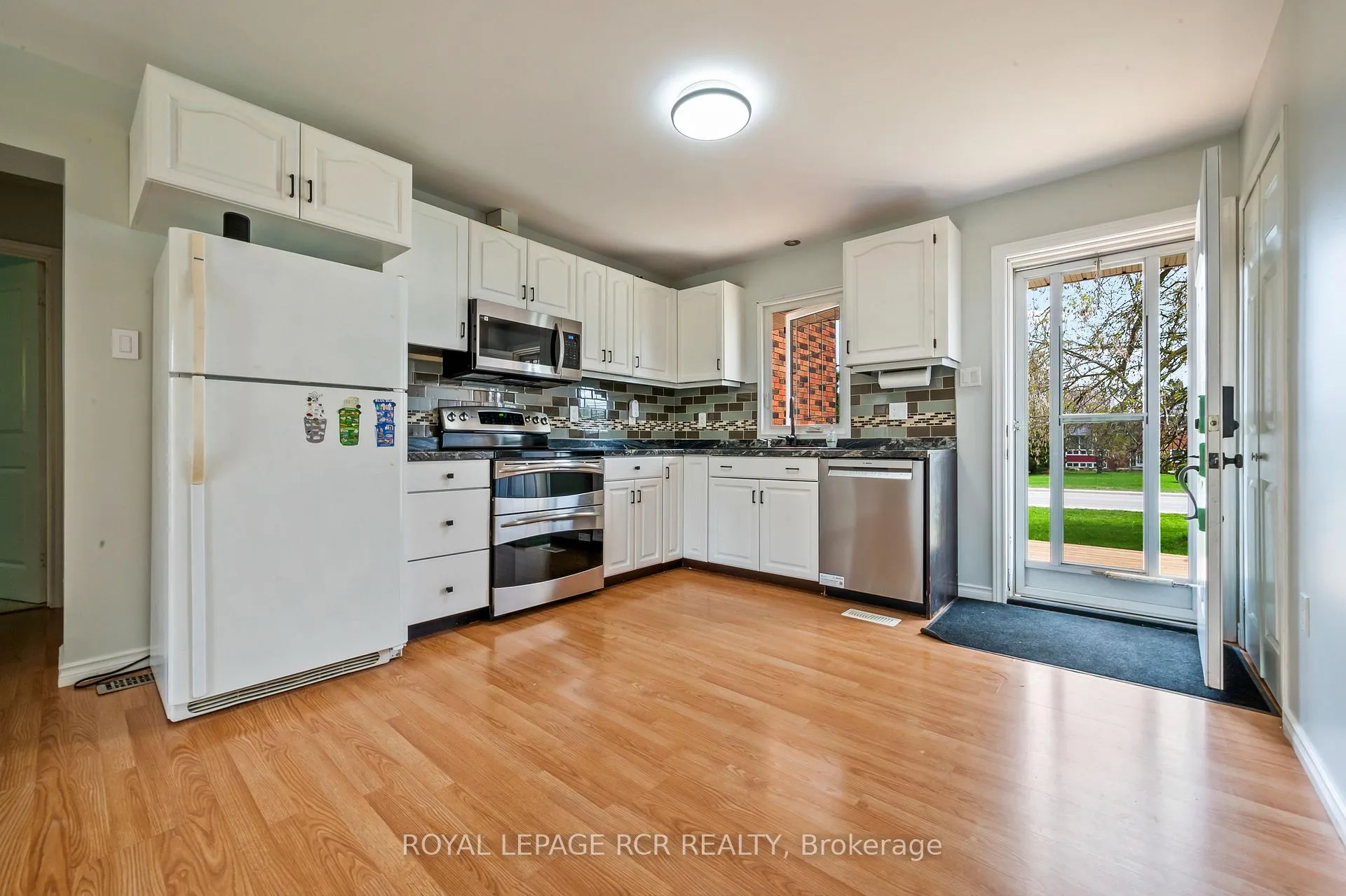 Photo 2 of Unit Main, 90 Town Line, Orangeville — HOMEH