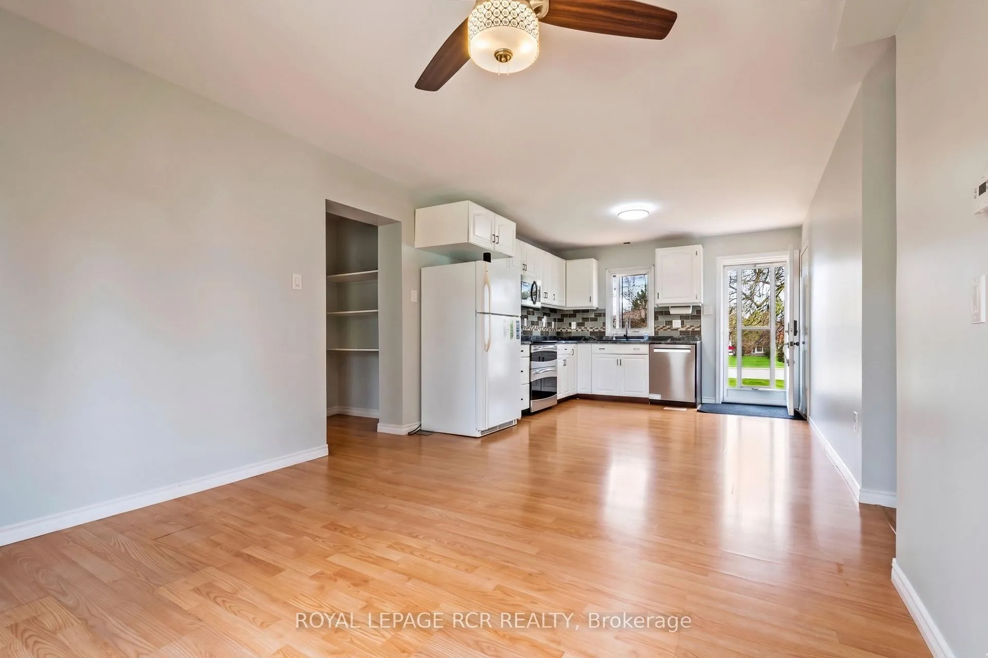 Photo 3 of Unit Main, 90 Town Line, Orangeville — HOMEH