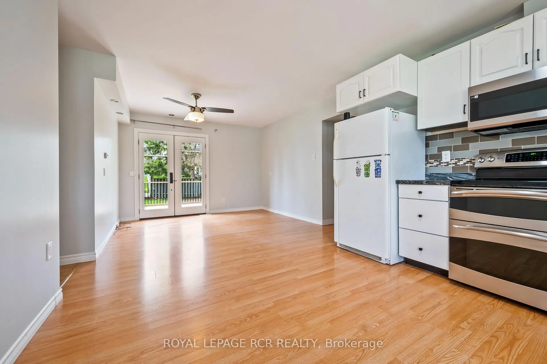 Photo 4 of Unit Main, 90 Town Line, Orangeville — HOMEH