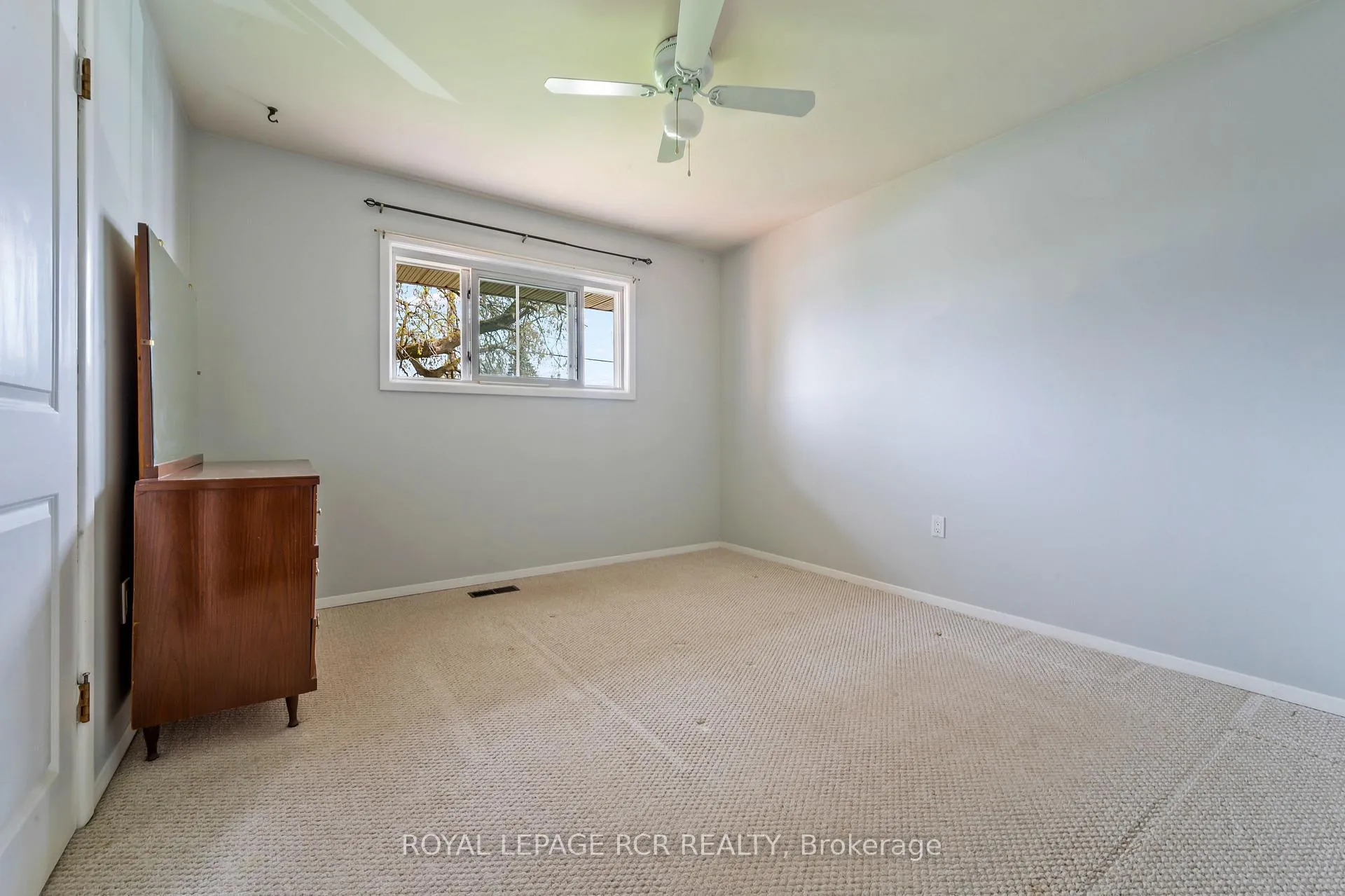 Photo 9 of Unit Main, 90 Town Line, Orangeville — HOMEH