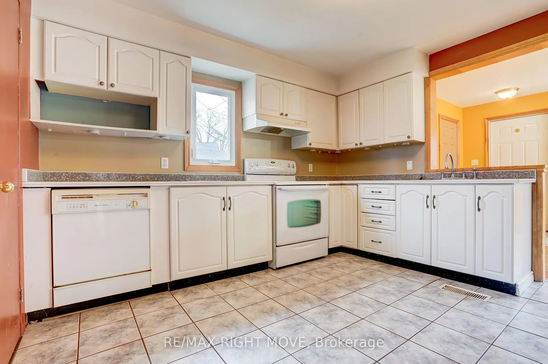 Photo 3 of 3391 Armand Avenue, Severn, West Shore — HOMEH