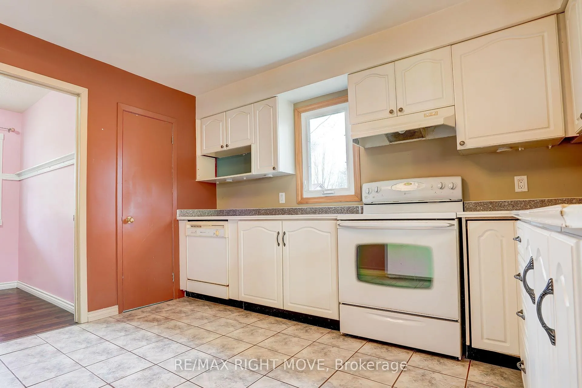 Photo 4 of 3391 Armand Avenue, Severn, West Shore — HOMEH