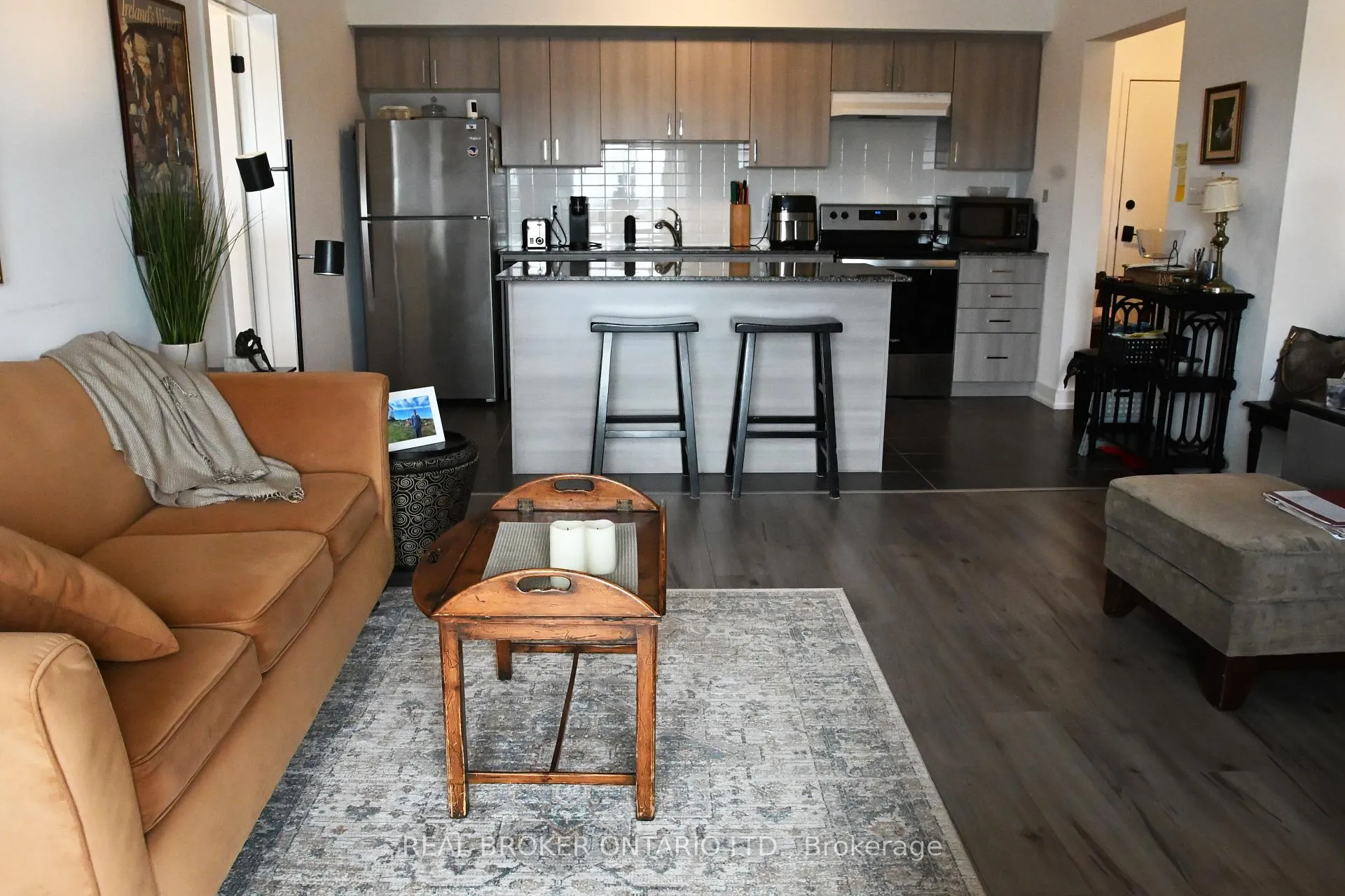 Photo 4 of Unit 204, 4 Spice Way, Barrie, Rural Barrie Southeast — HOMEH