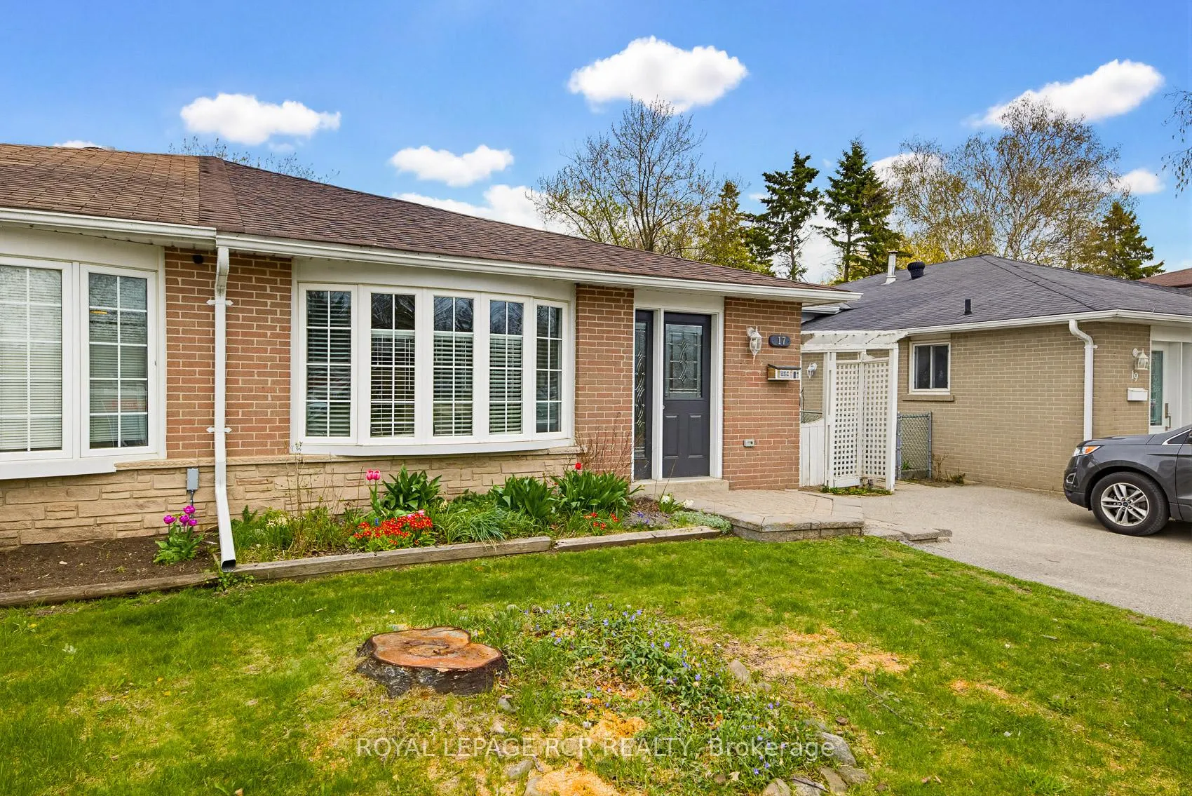 Photo 1 of 17 Edelwild Drive, Orangeville — HOMEH