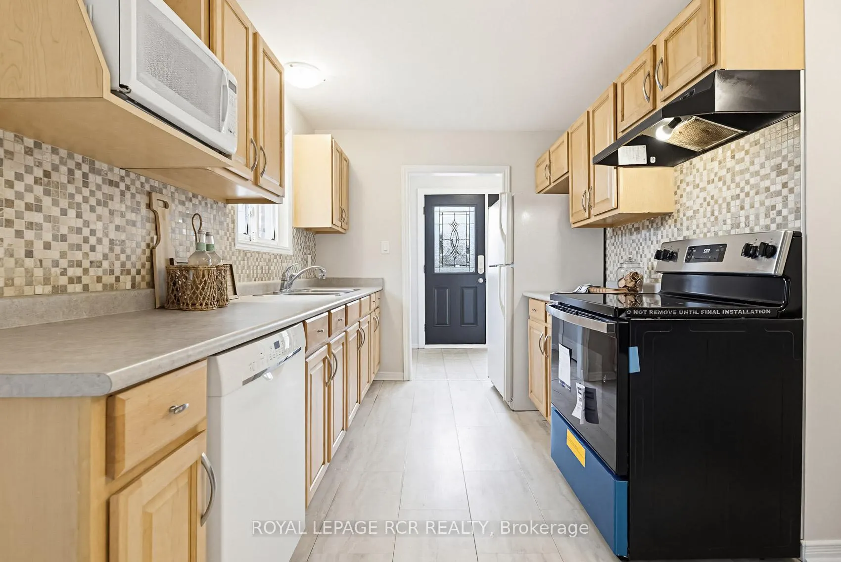 Photo 8 of 17 Edelwild Drive, Orangeville — HOMEH