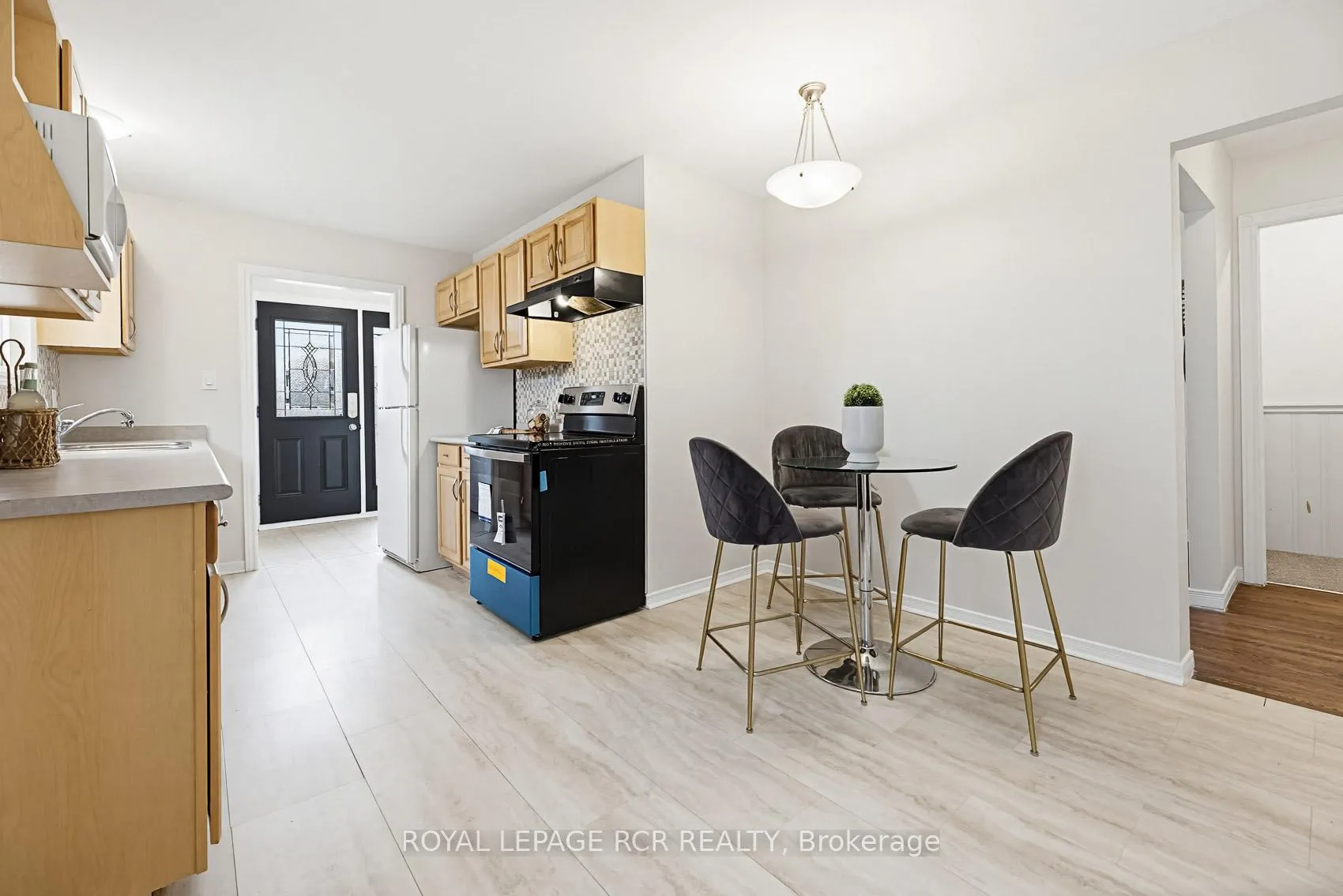 Photo 9 of 17 Edelwild Drive, Orangeville — HOMEH