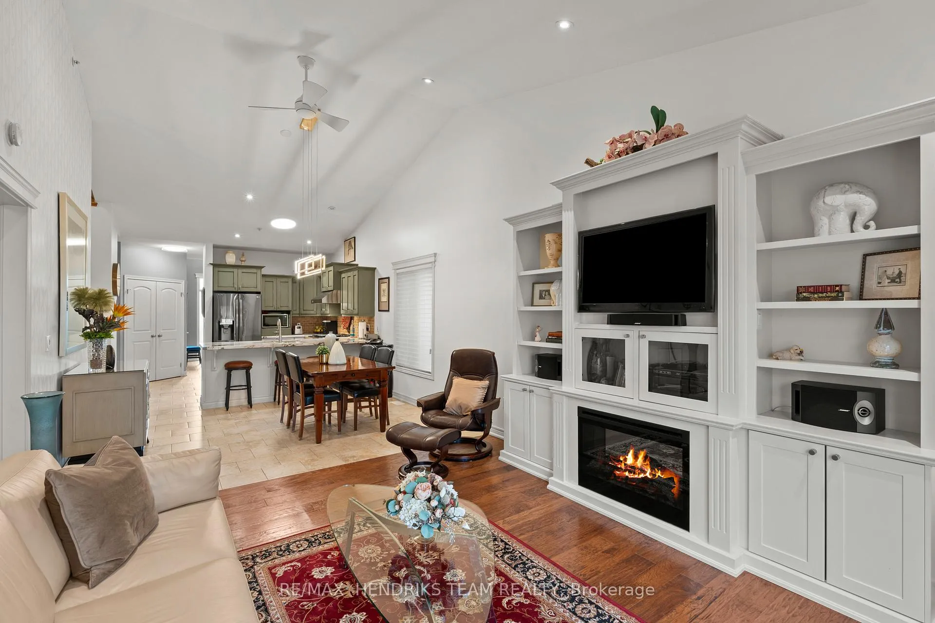 Photo 15 of 54 Videl Crescent N, St. Catharines, Grapeview — HOMEH