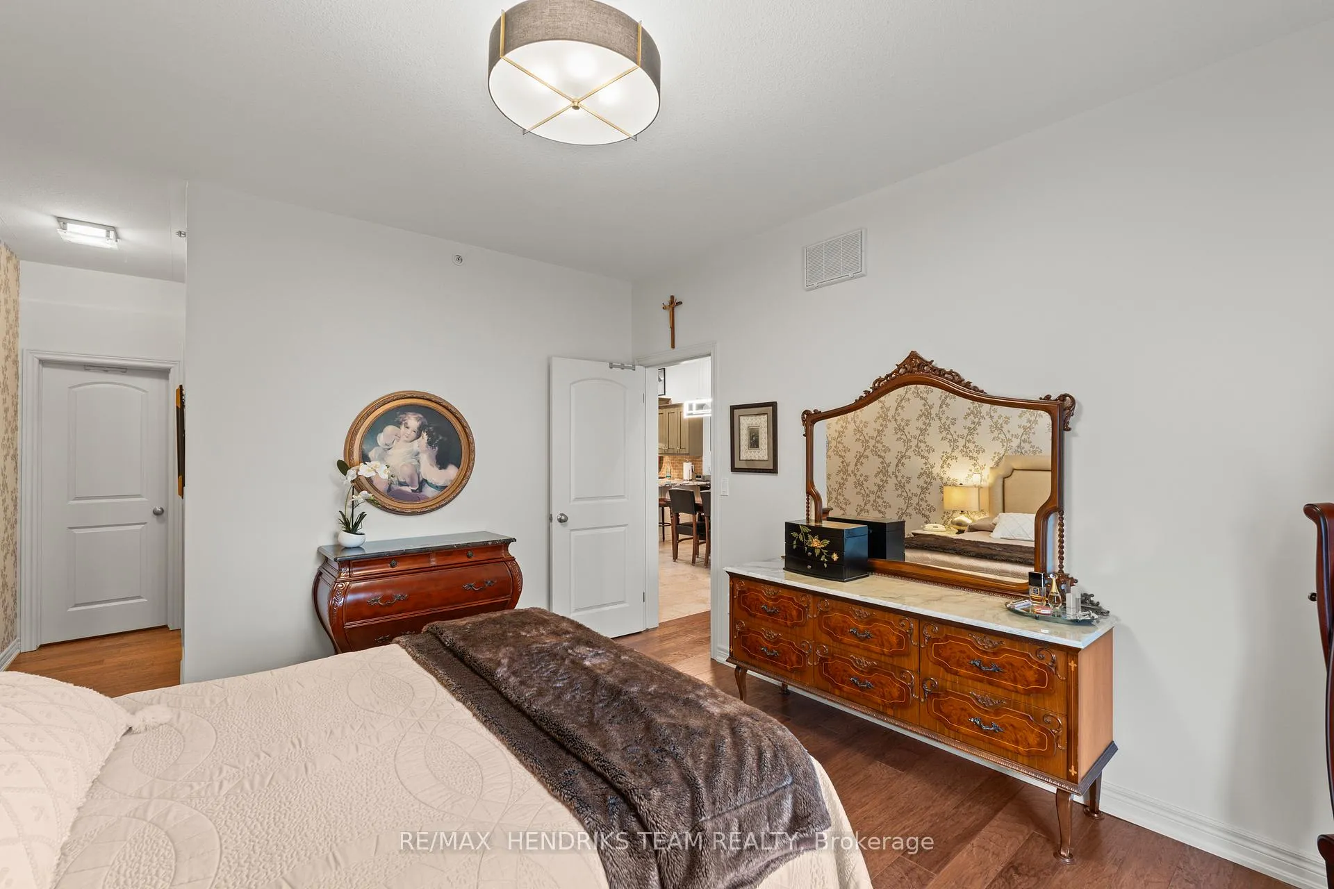 Photo 17 of 54 Videl Crescent N, St. Catharines, Grapeview — HOMEH