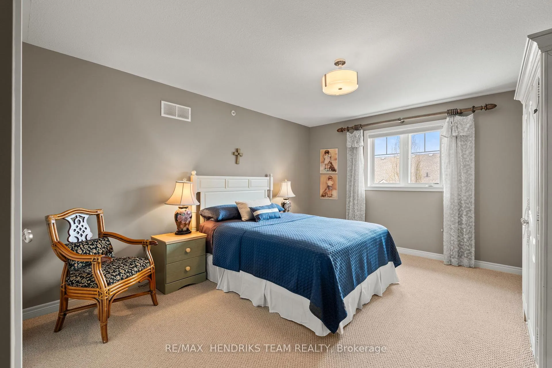 Photo 24 of 54 Videl Crescent N, St. Catharines, Grapeview — HOMEH
