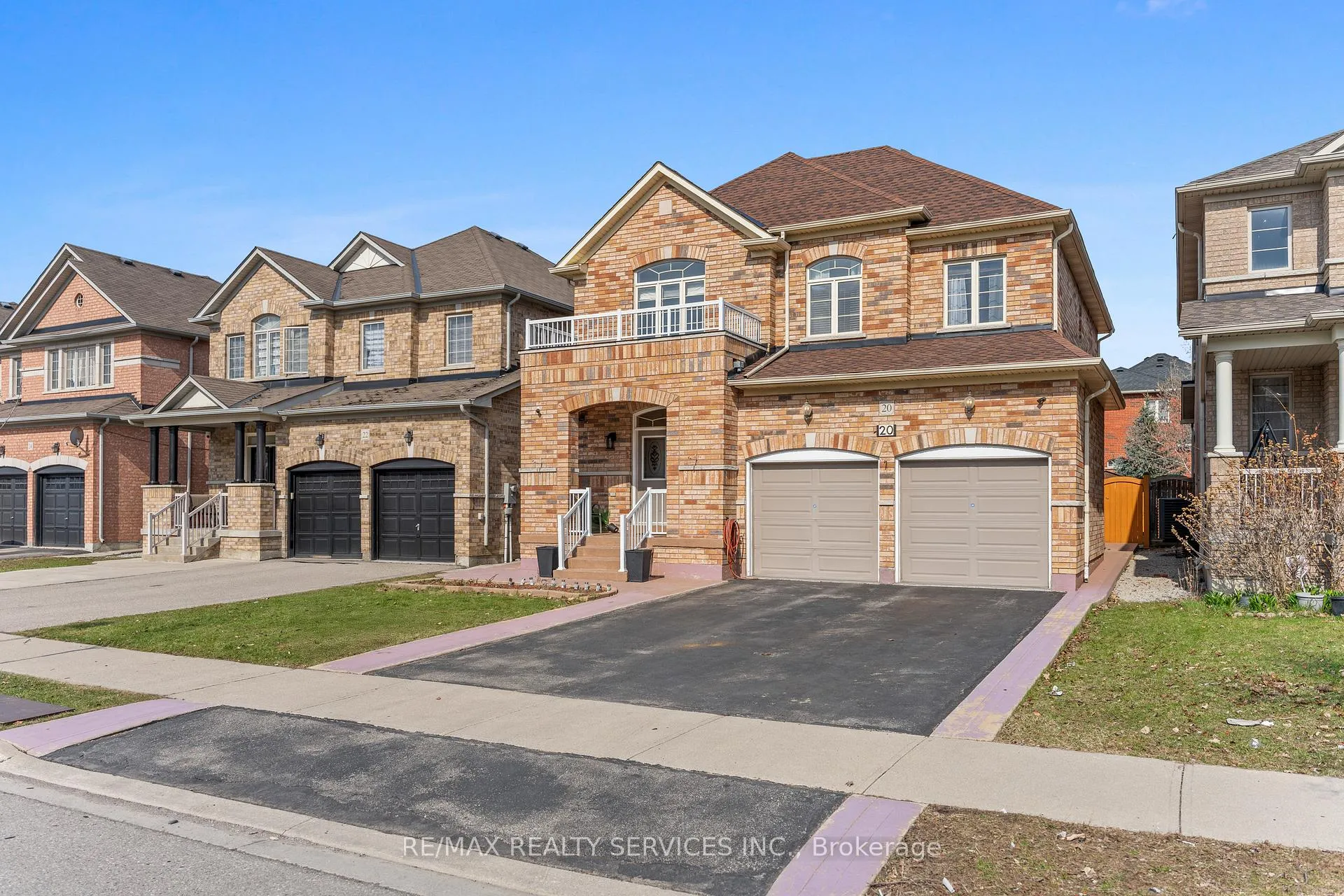 Photo 3 of 20 Strathdale Road, Brampton, Bram East — HOMEH