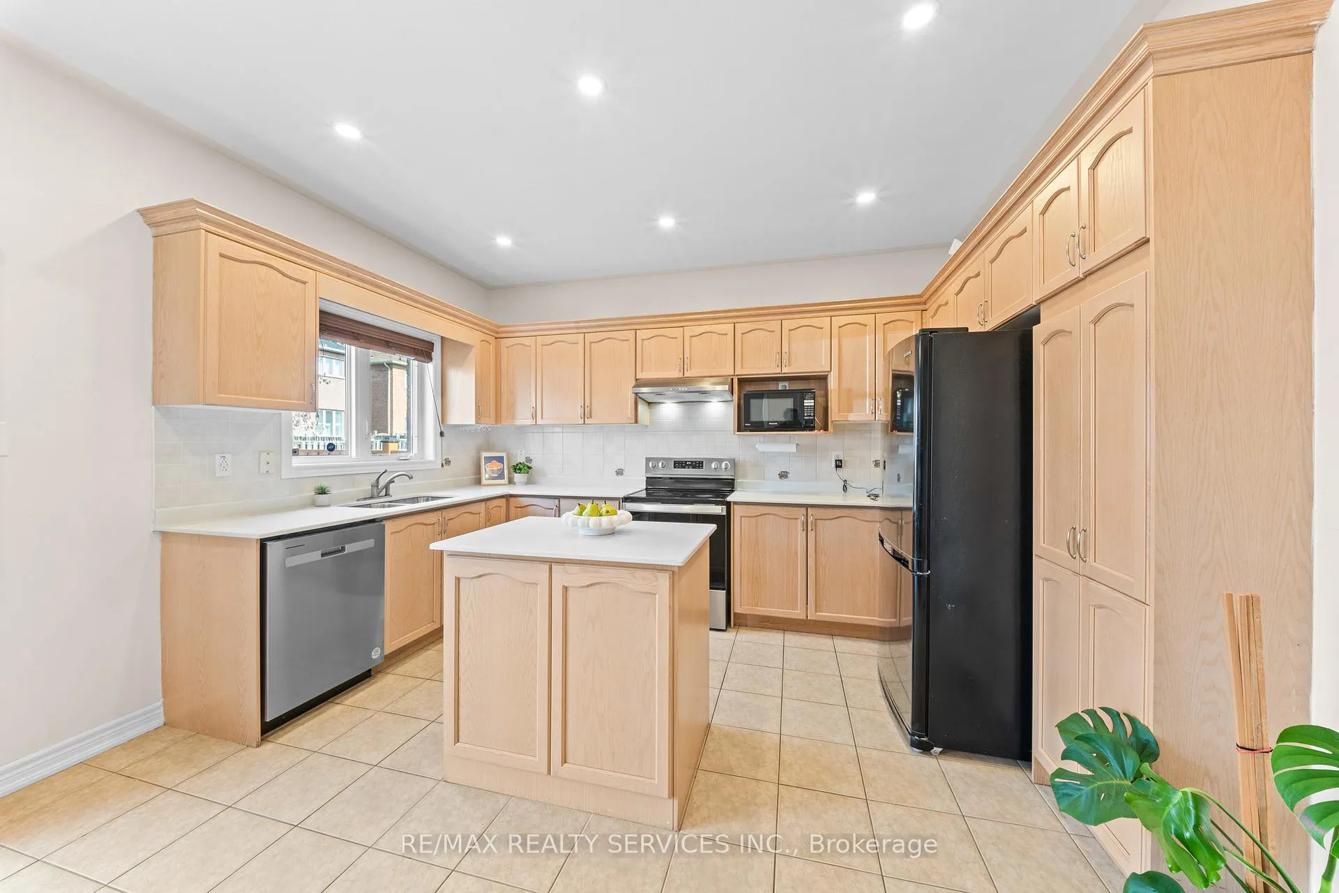Photo 19 of 20 Strathdale Road, Brampton, Bram East — HOMEH