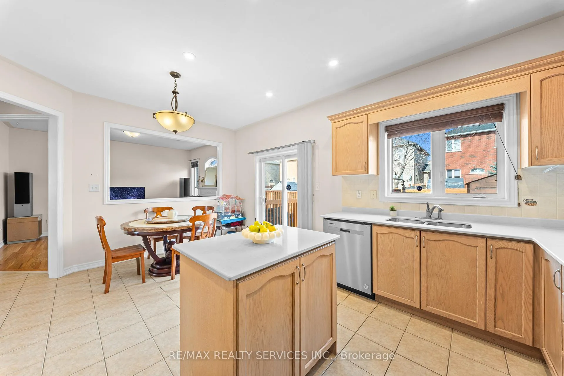 Photo 22 of 20 Strathdale Road, Brampton, Bram East — HOMEH