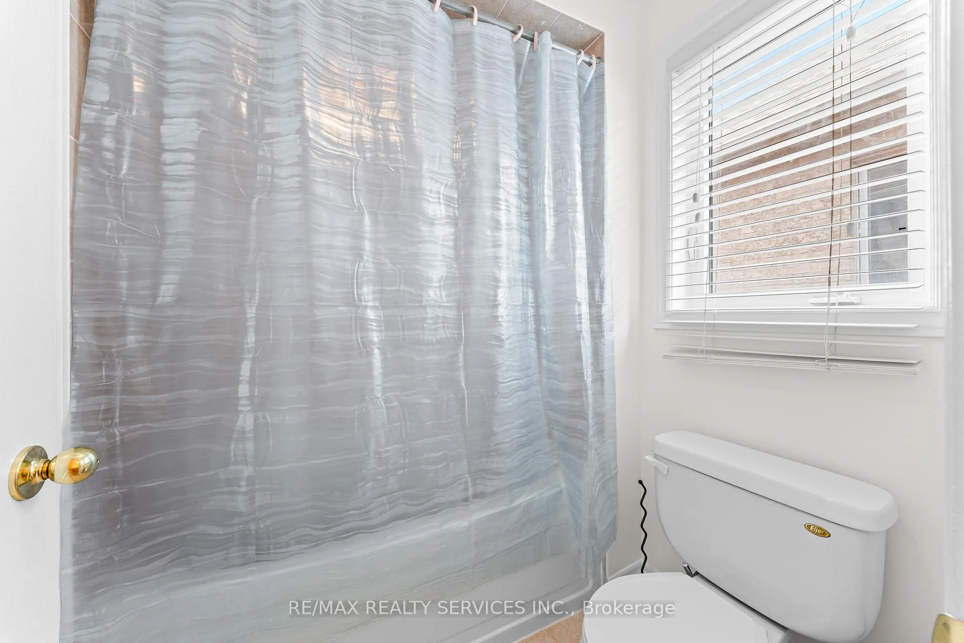 Photo 38 of 20 Strathdale Road, Brampton, Bram East — HOMEH