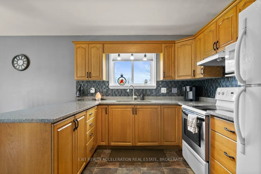 Photo 4 of 1189 Lazier Road, Tyendinaga, Tyendinaga Township — HOMEH