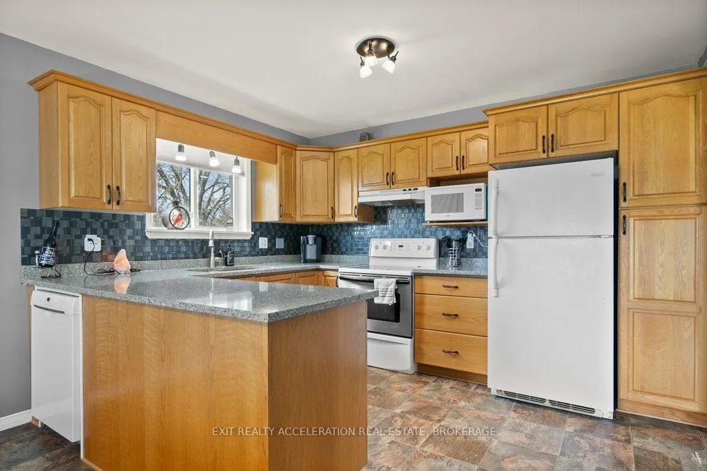 Photo 5 of 1189 Lazier Road, Tyendinaga, Tyendinaga Township — HOMEH