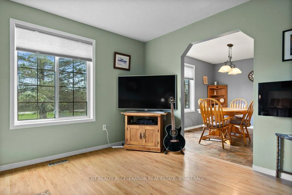 Photo 12 of 1189 Lazier Road, Tyendinaga, Tyendinaga Township — HOMEH