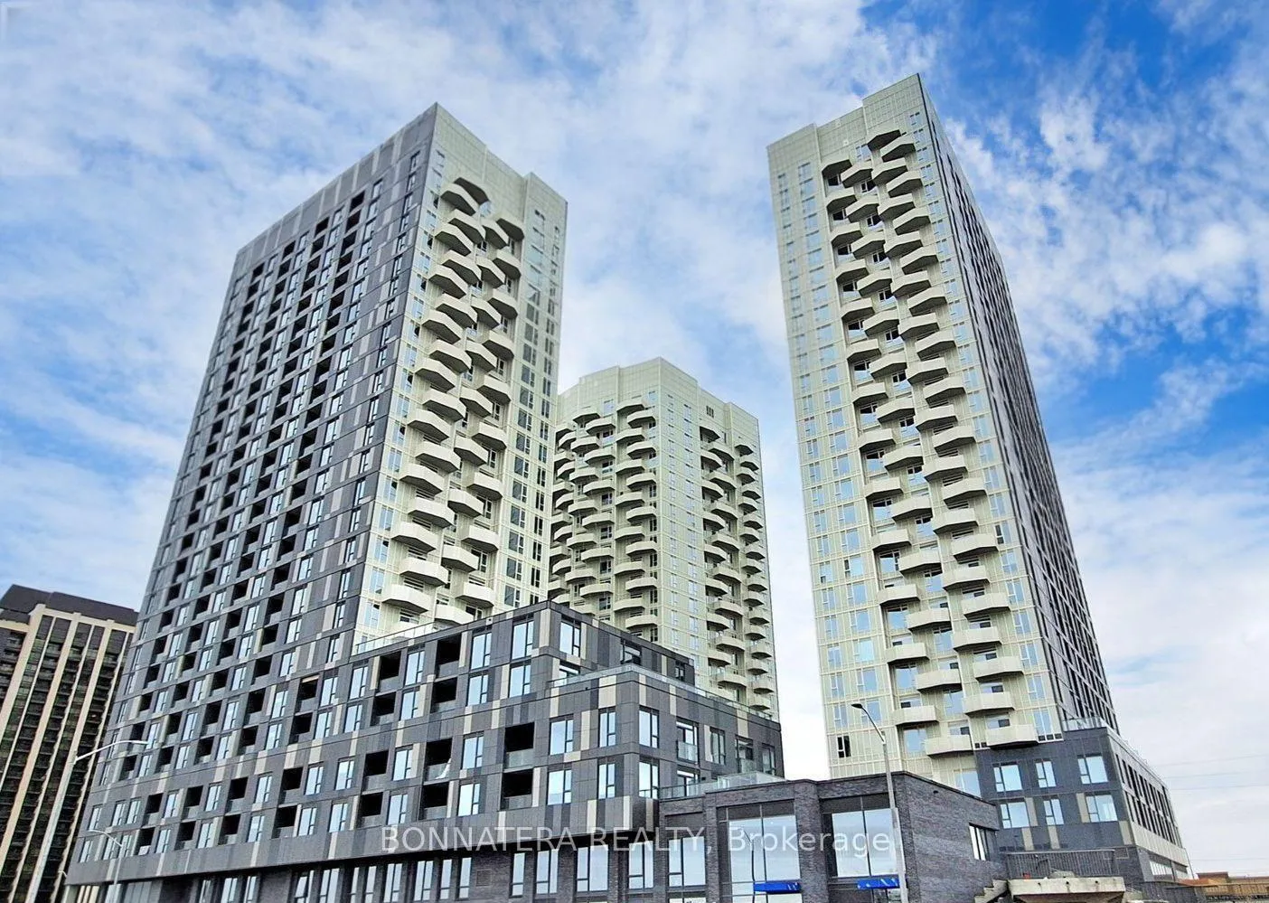 Photo 1 of Unit 1027, 498 Caldari Road, Vaughan, Concord — HOMEH