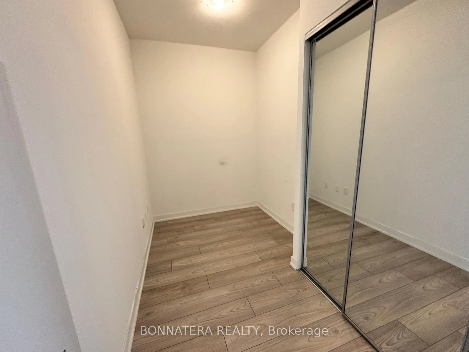 Photo 3 of Unit 1027, 498 Caldari Road, Vaughan, Concord — HOMEH