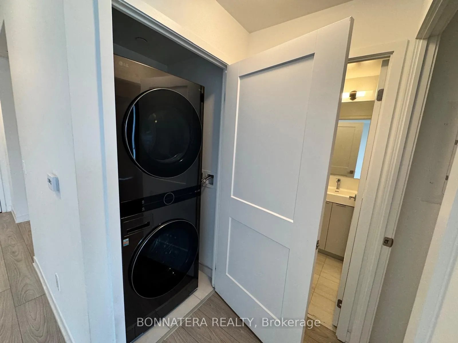 Photo 10 of Unit 1027, 498 Caldari Road, Vaughan, Concord — HOMEH