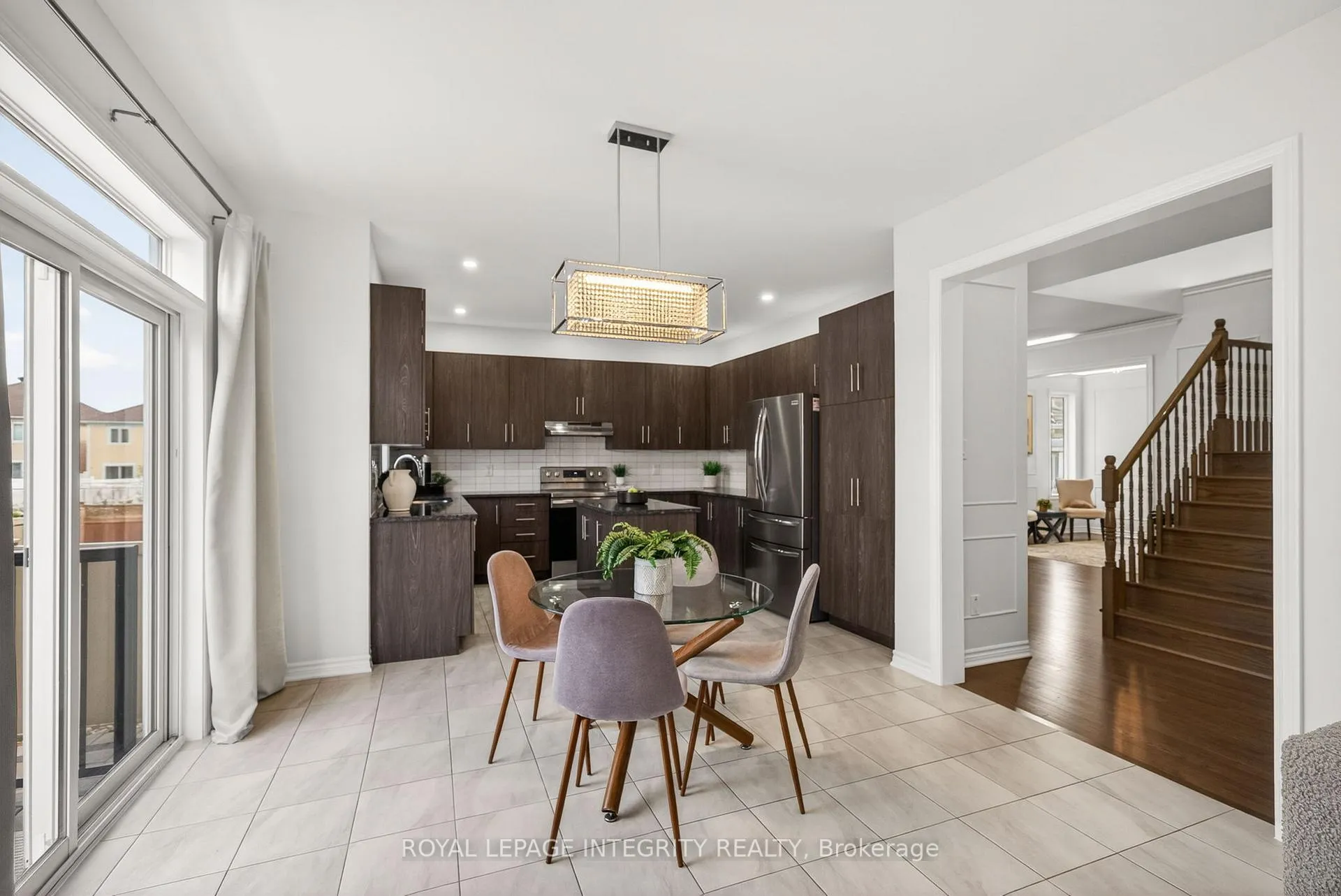 Photo 11 of 523 Hawkbirch Street, Ottawa, Kanata - Emerald Meadows/Trailwest — HOMEH